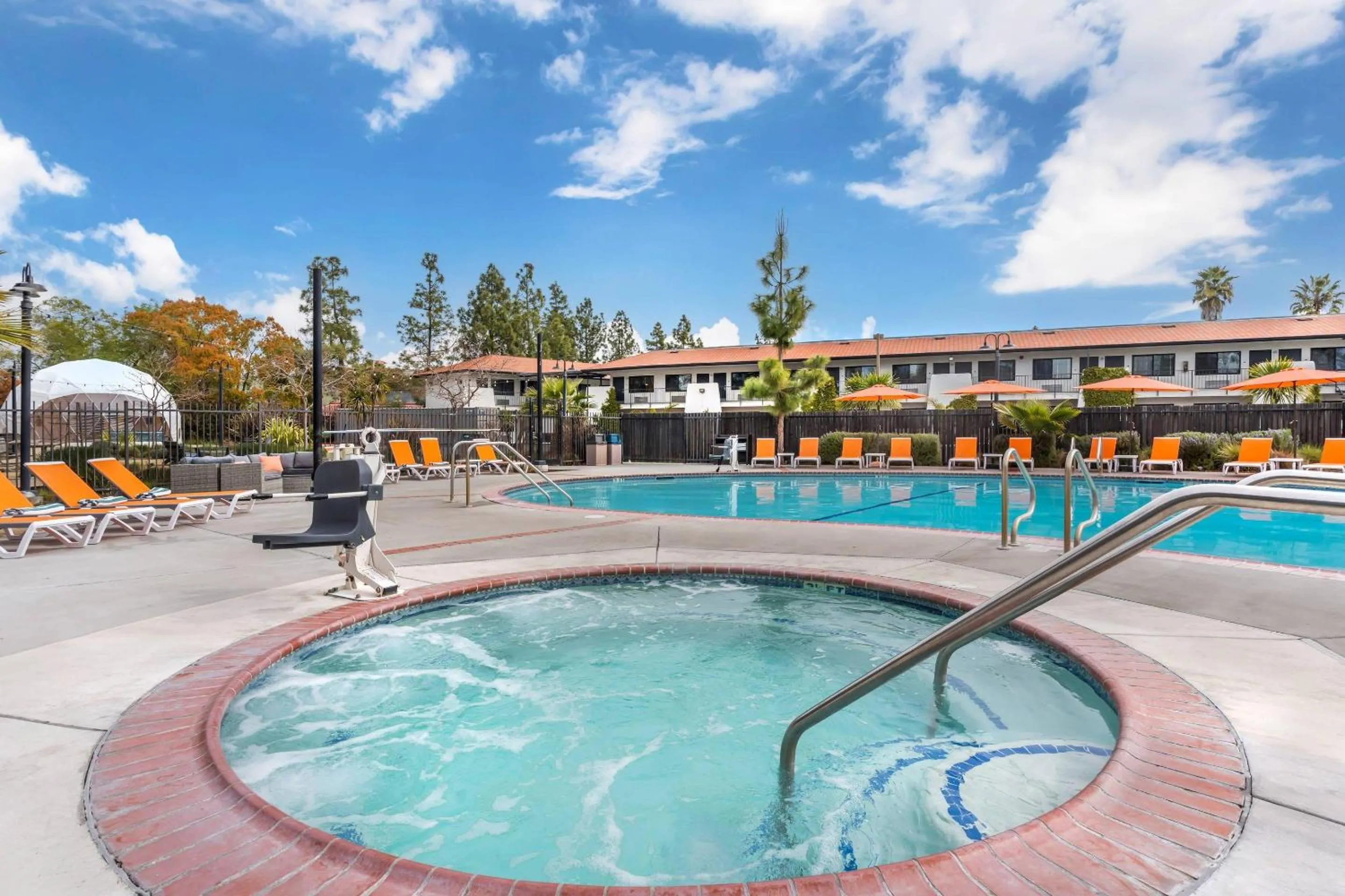 Swimming pool in The Sandman Santa Rosa Sonoma, an Ascend Collection Hotel