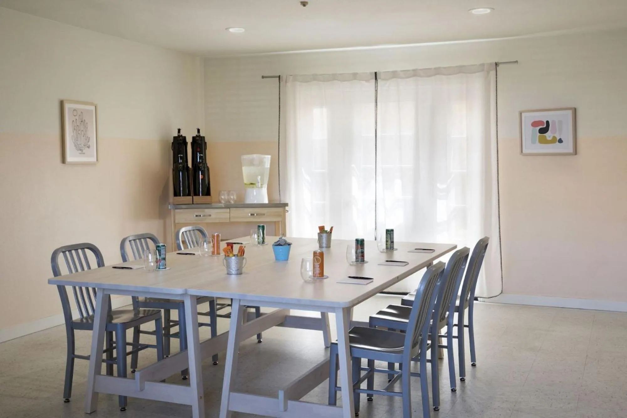 Breakfast in The Sandman Santa Rosa Sonoma, an Ascend Collection Hotel