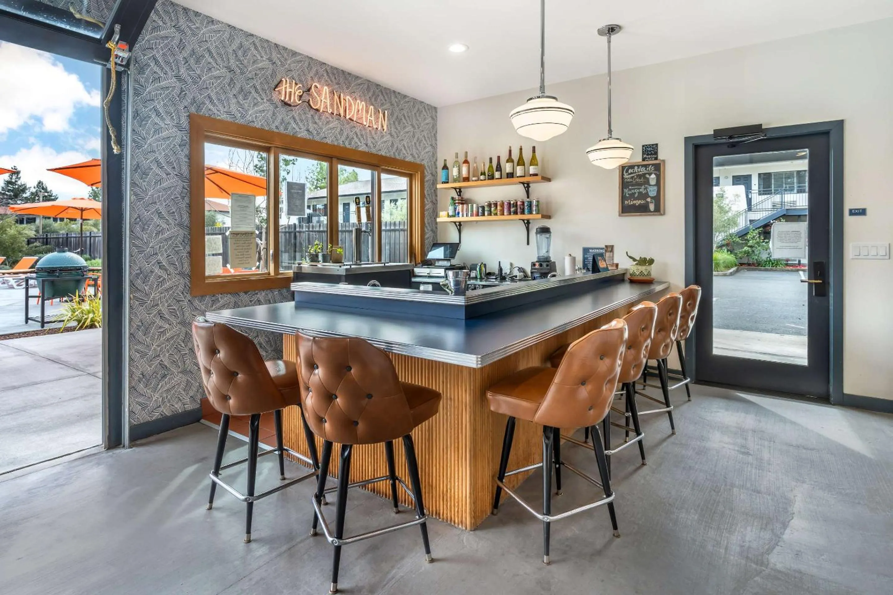 Swimming pool in The Sandman Santa Rosa Sonoma, an Ascend Collection Hotel