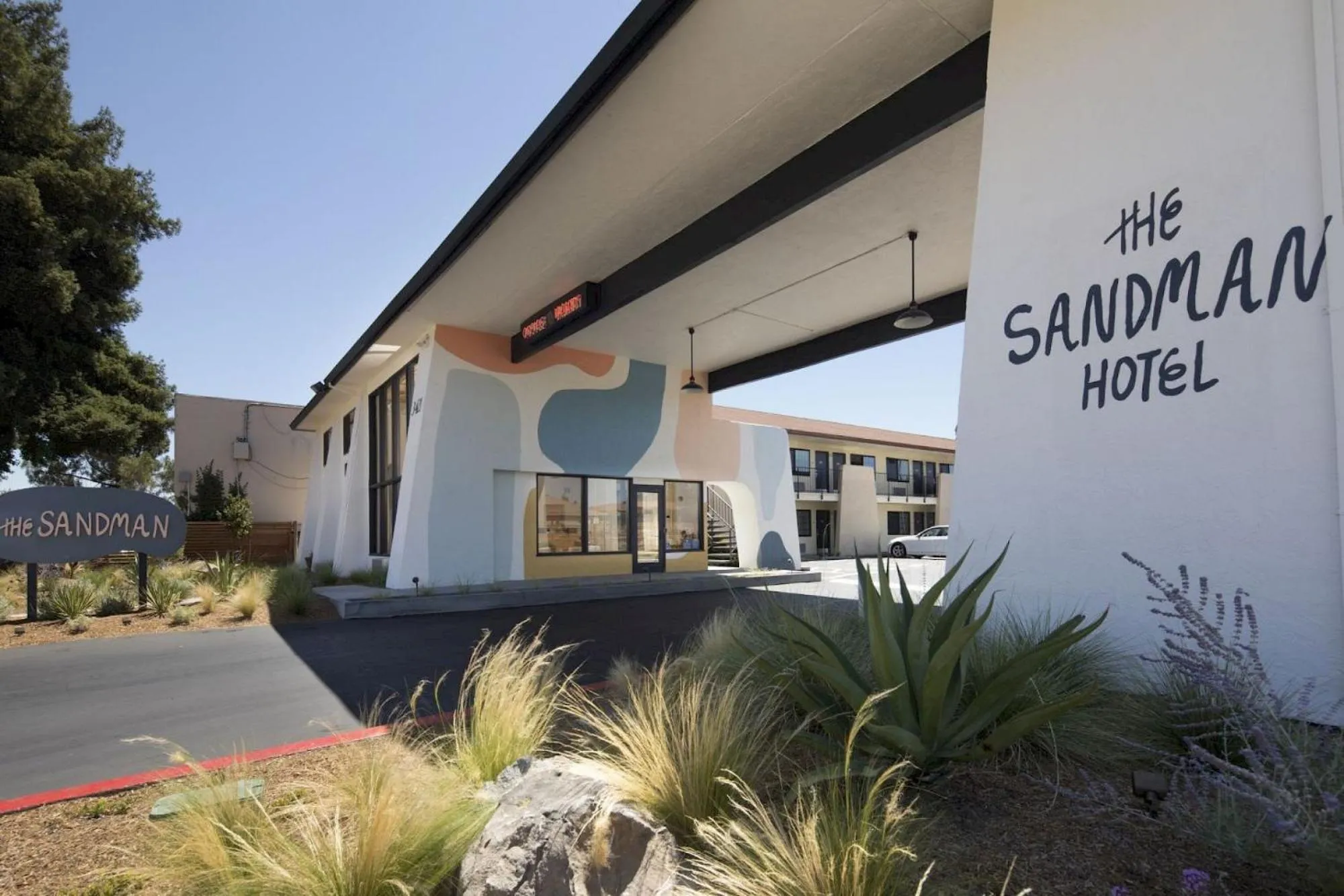 Property building in The Sandman Santa Rosa Sonoma, an Ascend Collection Hotel