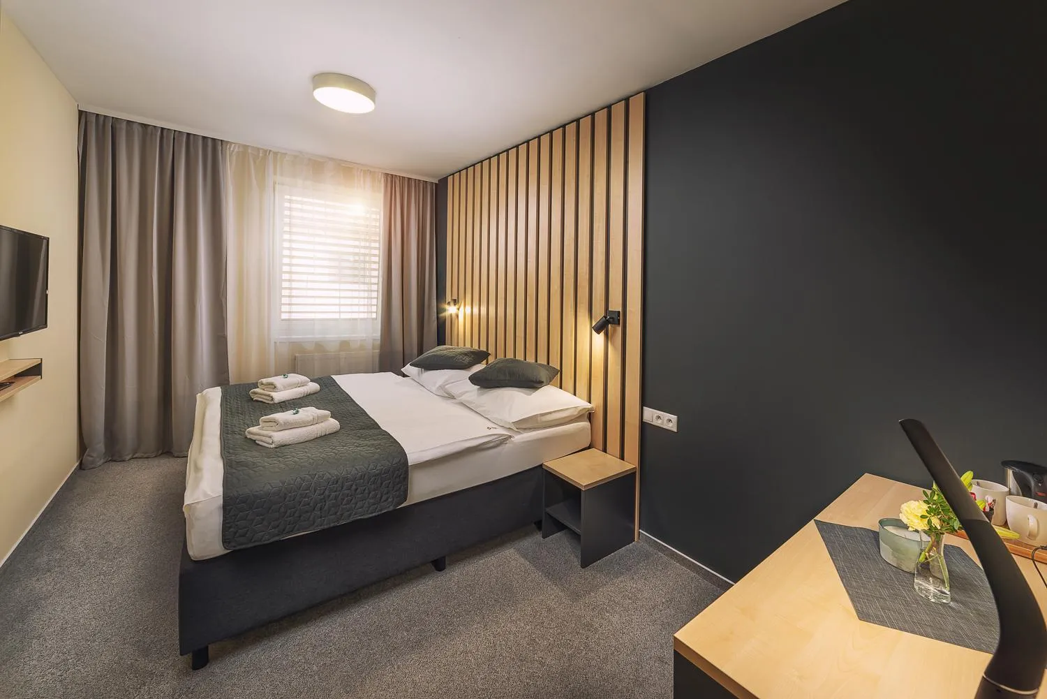 Photo of the whole room, Bed in TIMEOUT City Hotel