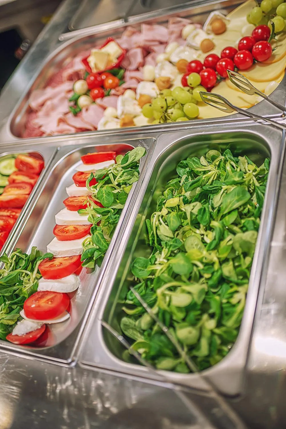 Food and drinks in TIMEOUT City Hotel