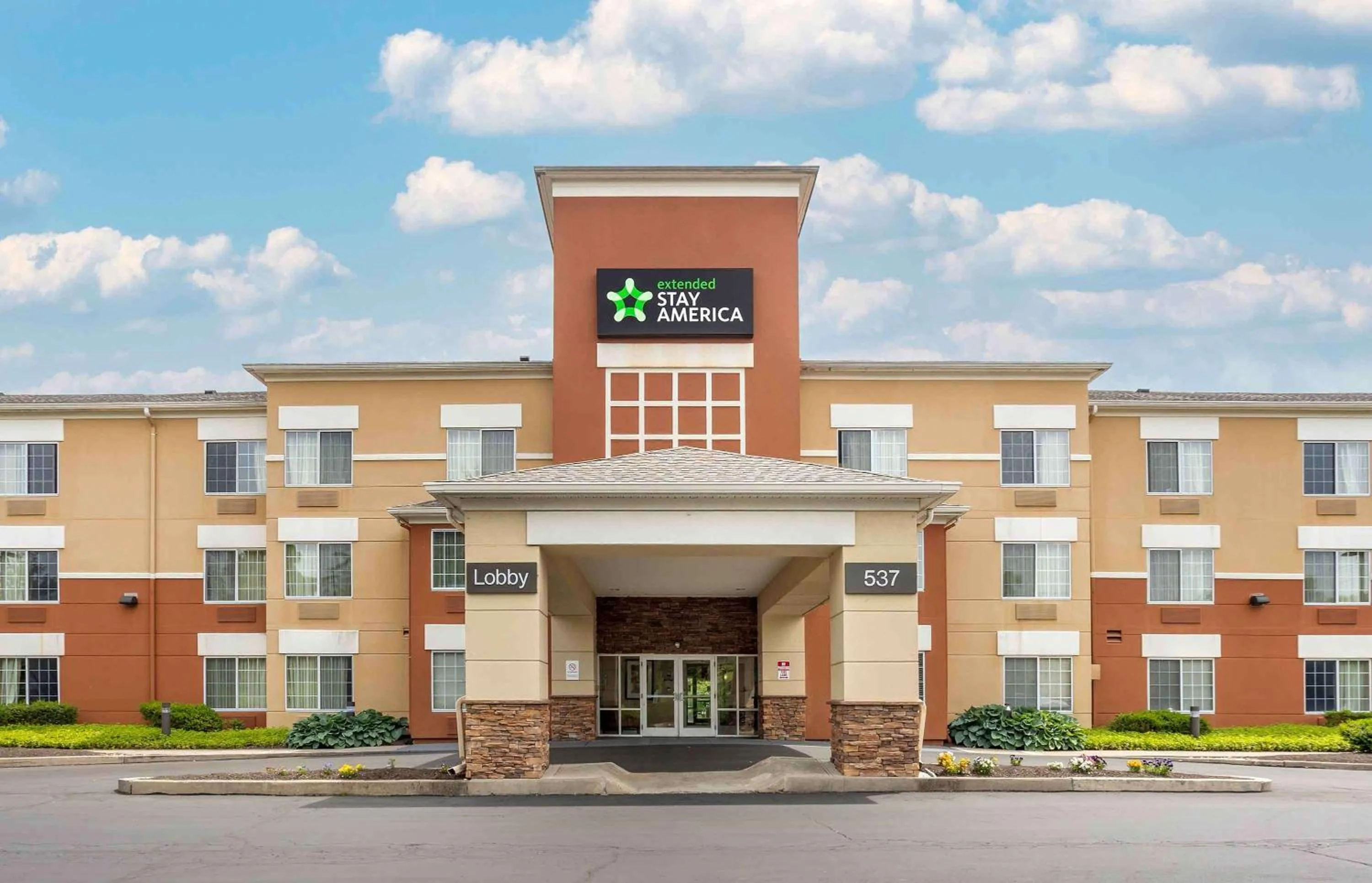 Property building in Extended Stay America Suites - Philadelphia - Horsham - Dresher Rd
