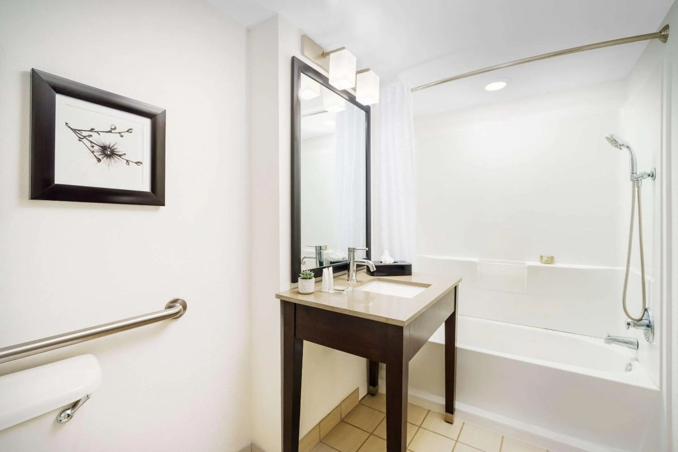 Bedroom in Country Inn & Suites by Radisson, Orlando Airport, FL