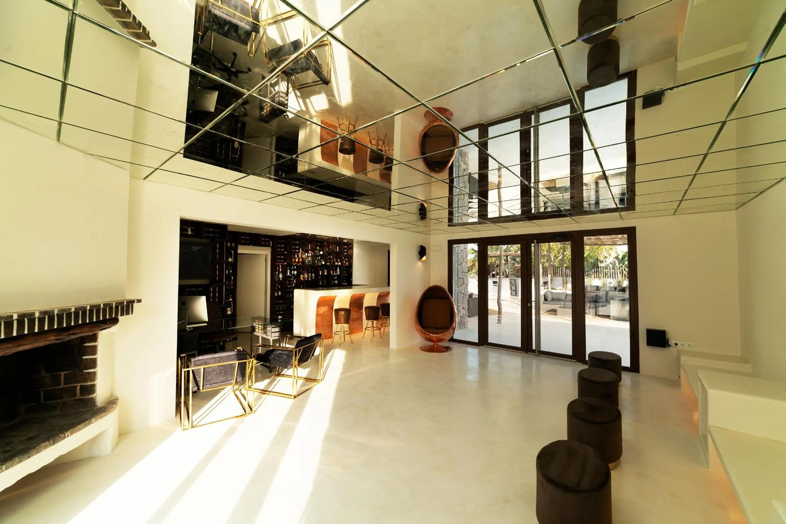 Lobby or reception in PAIISE Hotels