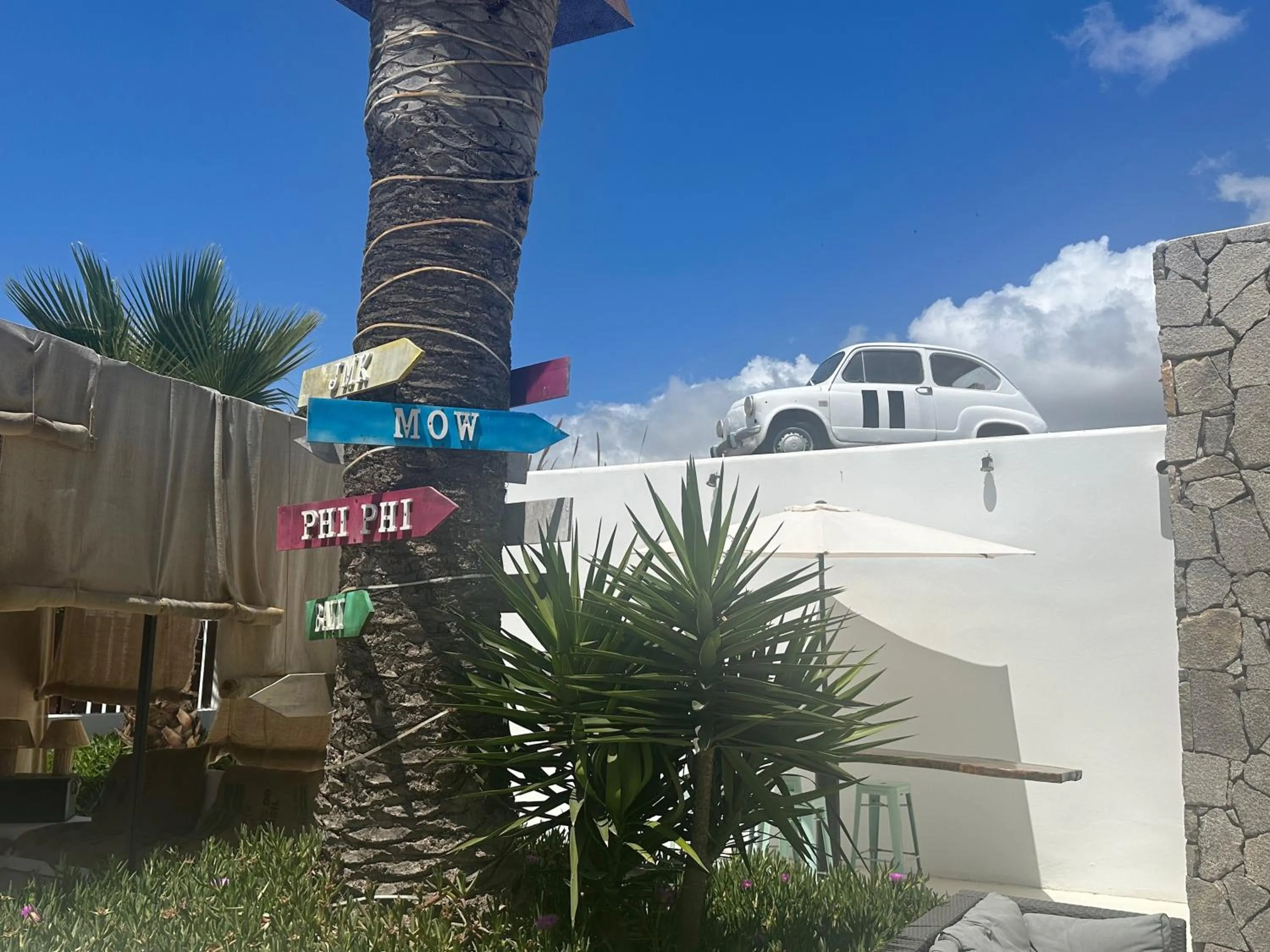 Facade/entrance in PAIISE Hotels