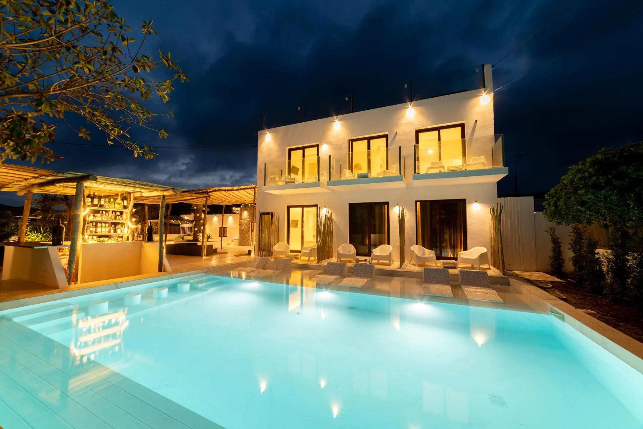 Property building in PAIISE Hotels