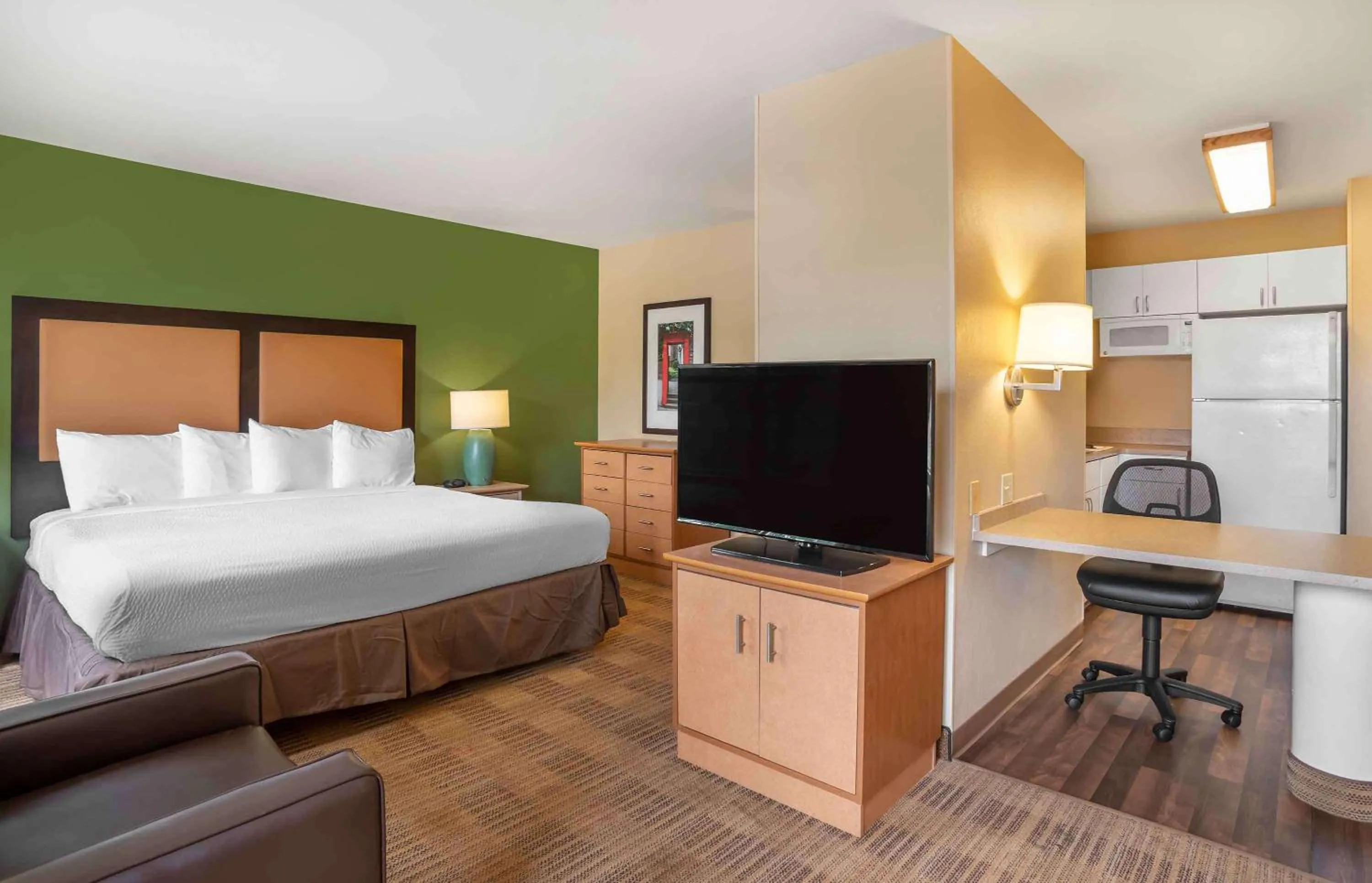 Bedroom, Bed in Extended Stay America Suites - Columbia - Columbia Corporate Park