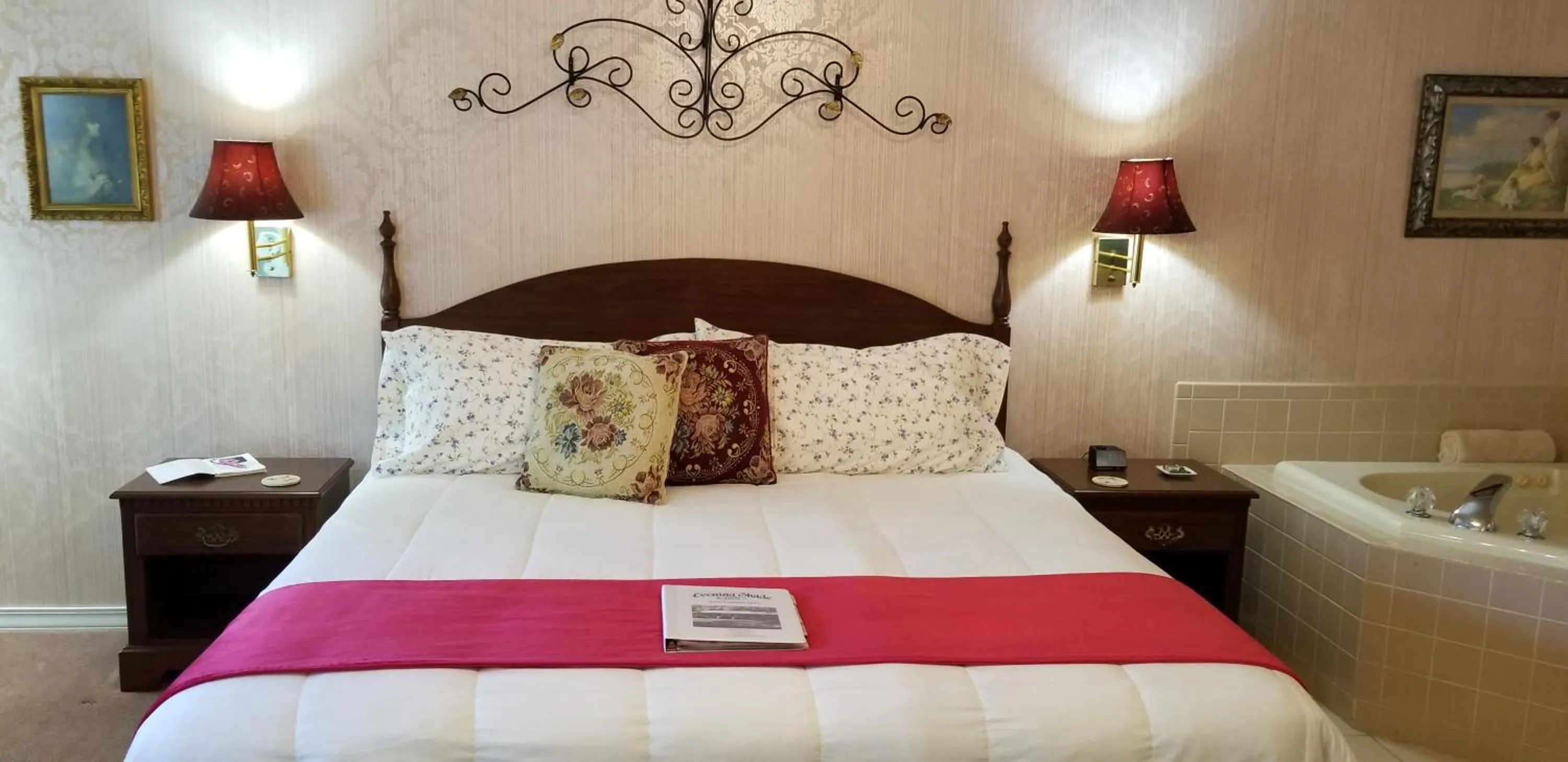 Bed in Evening Shade Inn