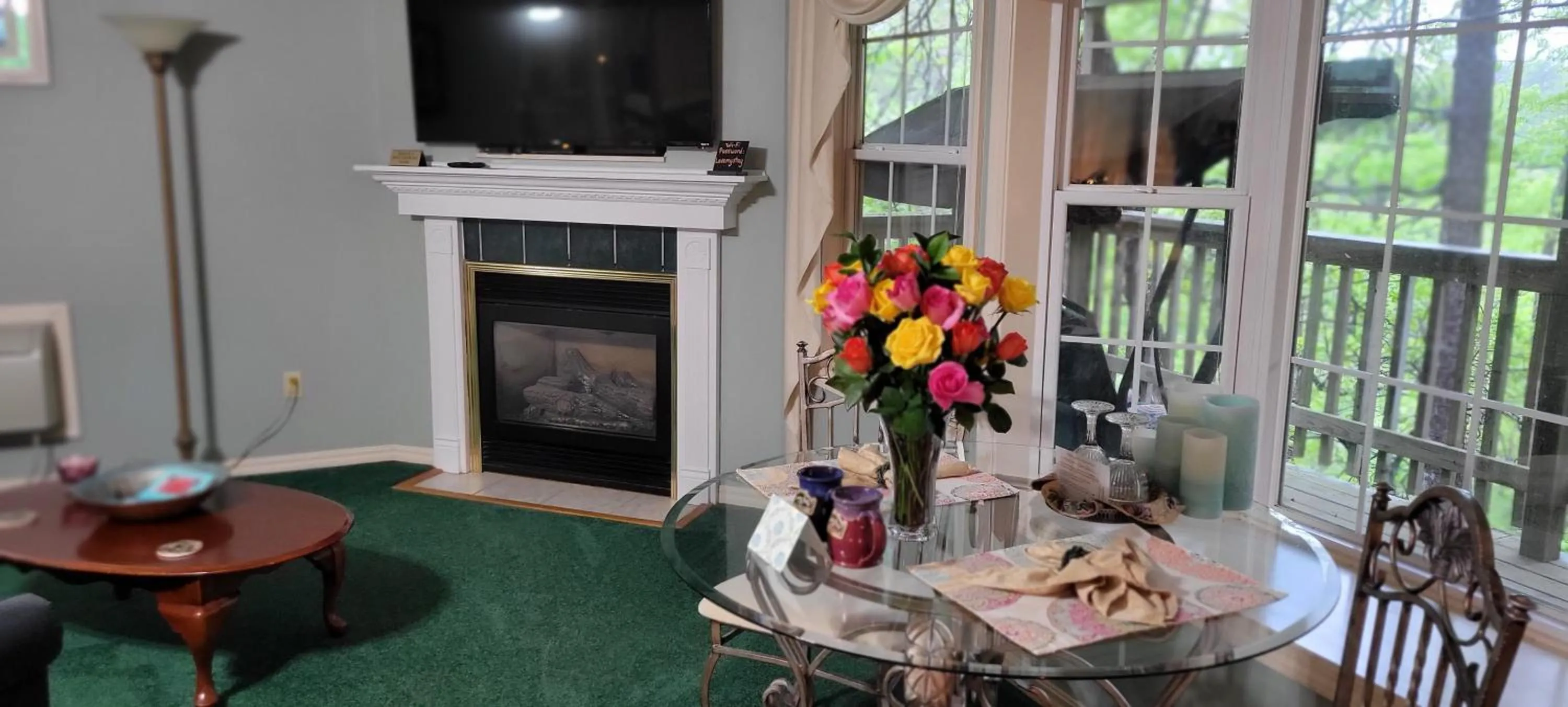 Dining area in Evening Shade Inn