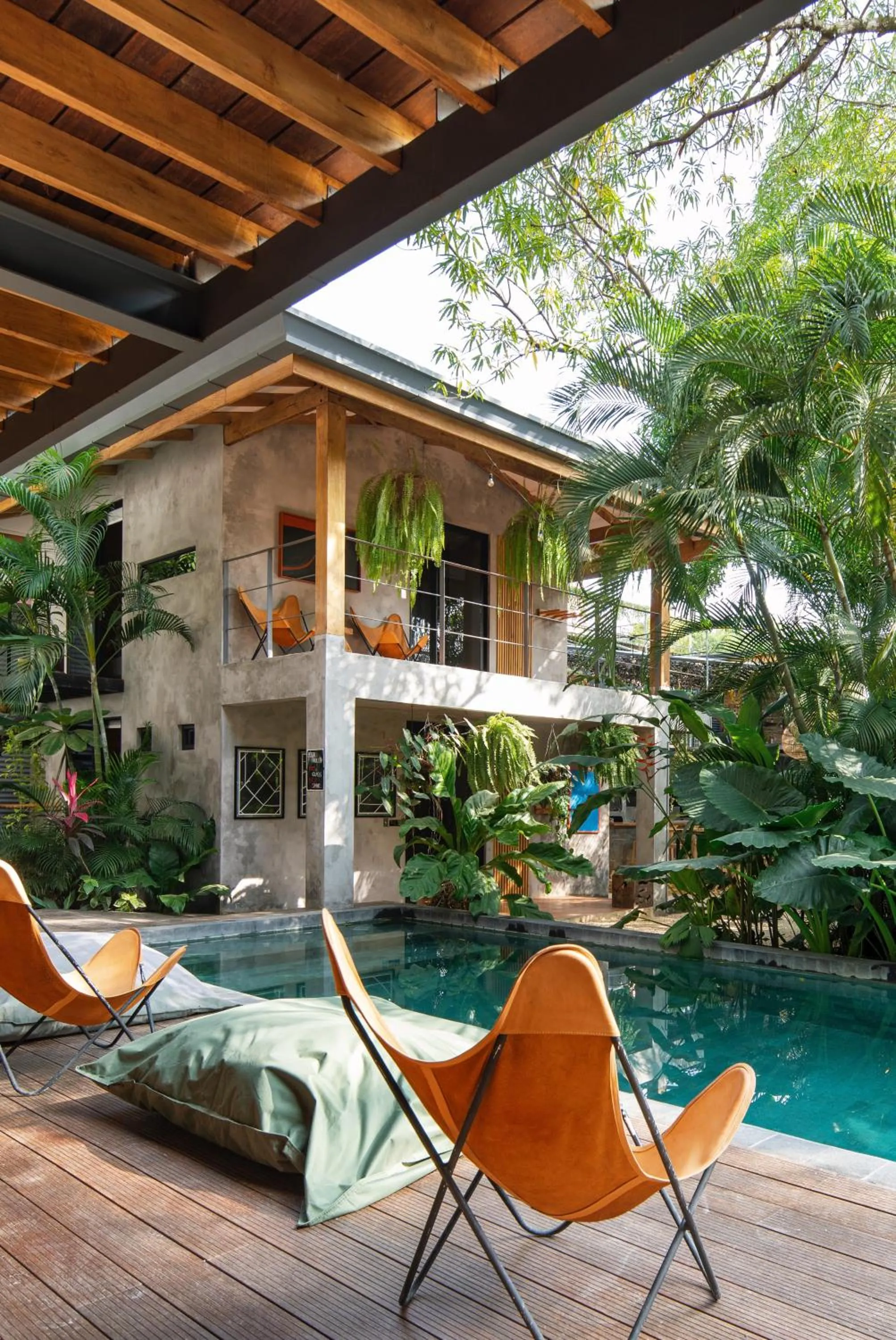 Pool view in Somos