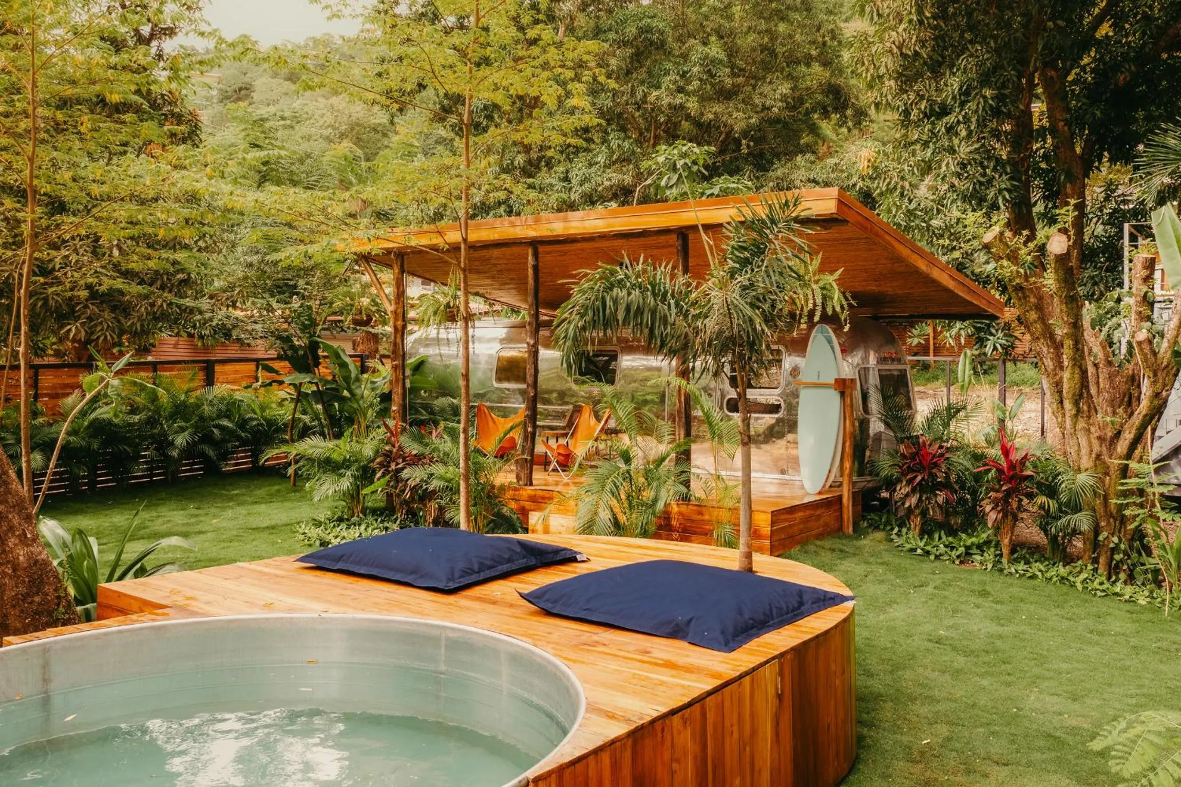 Pool view in Somos