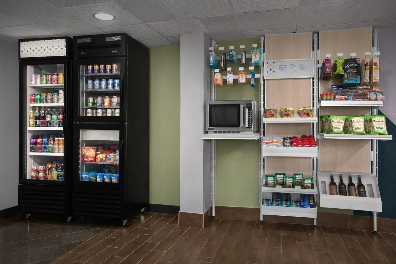 Spark by Hilton Denver East I 70