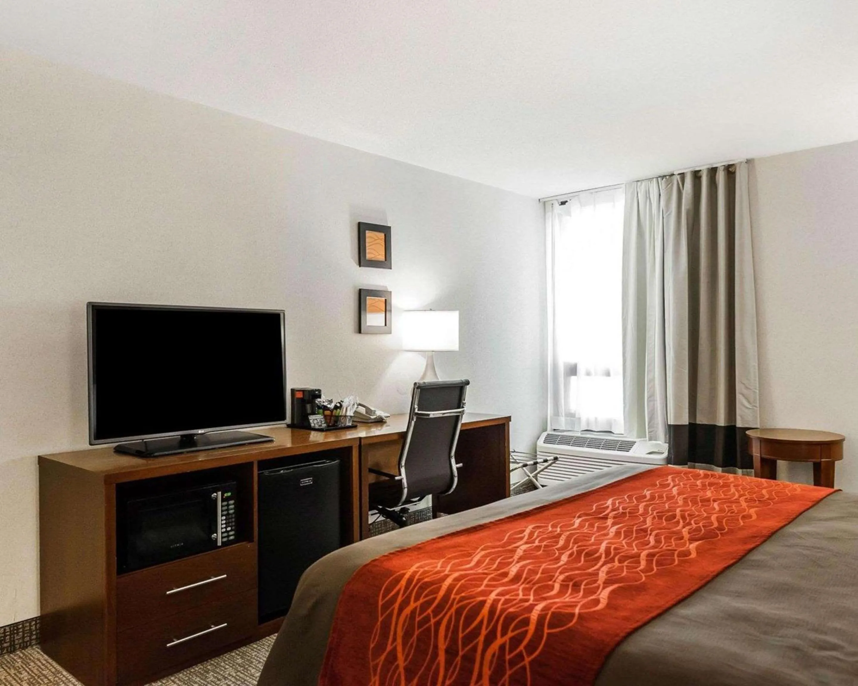 Photo of the whole room, Bed in Comfort Inn Denver East