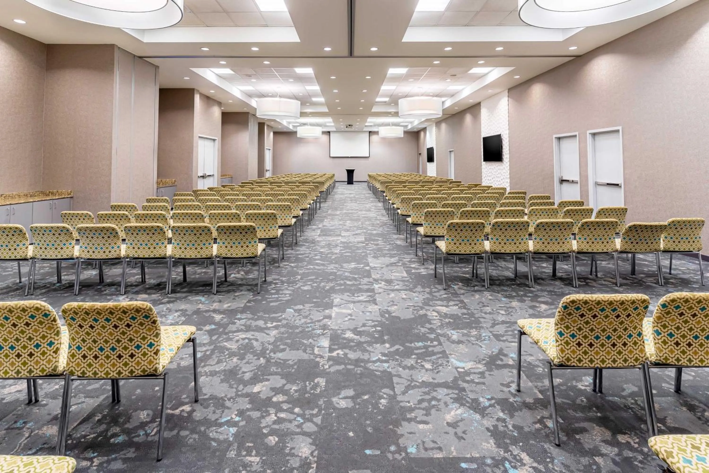 Meeting/conference room in Aloft Jacksonville Tapestry Park