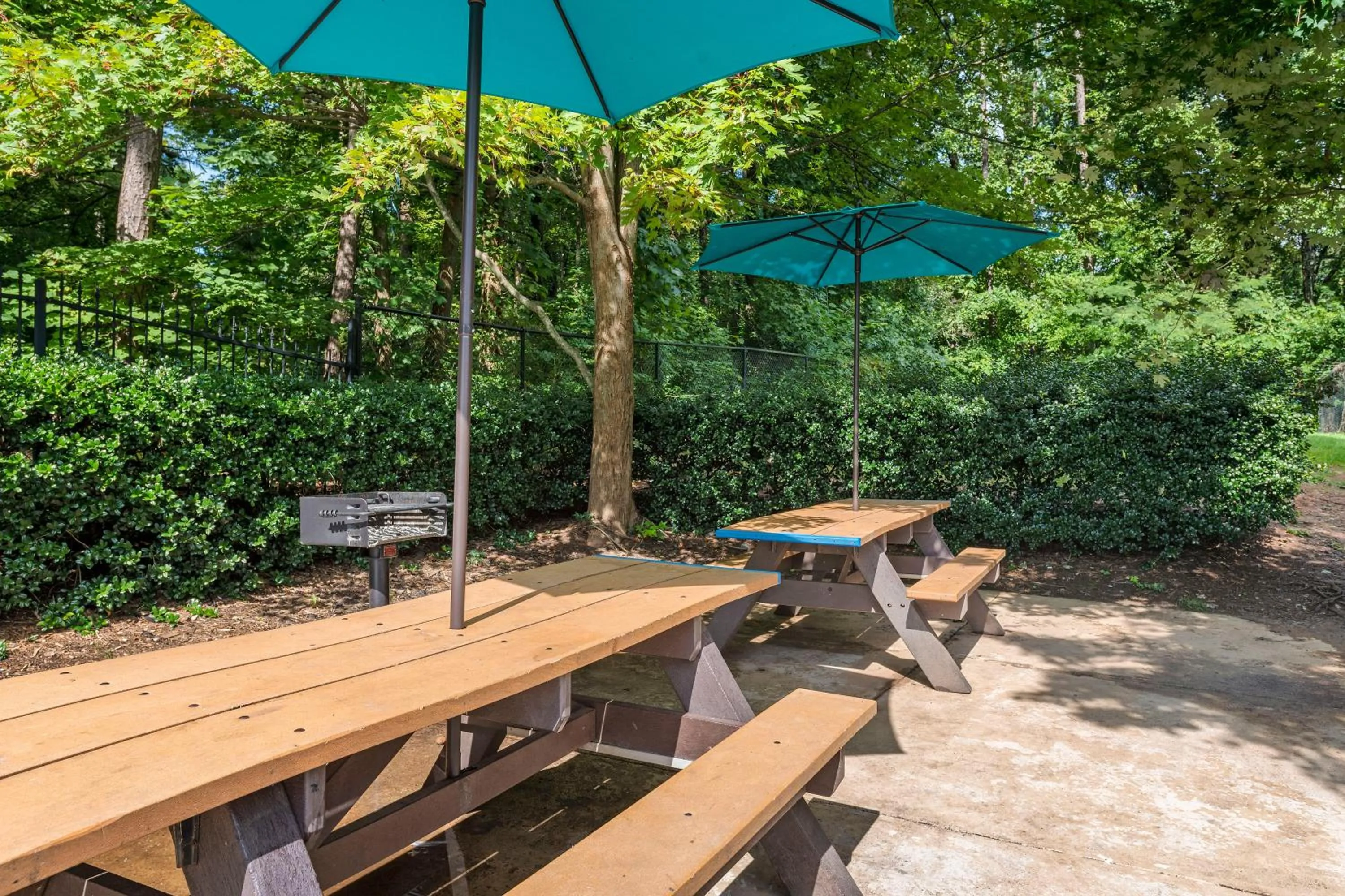 Patio, Patio/Outdoor Area in Extended Stay America Select Suites - Charlotte - Airport