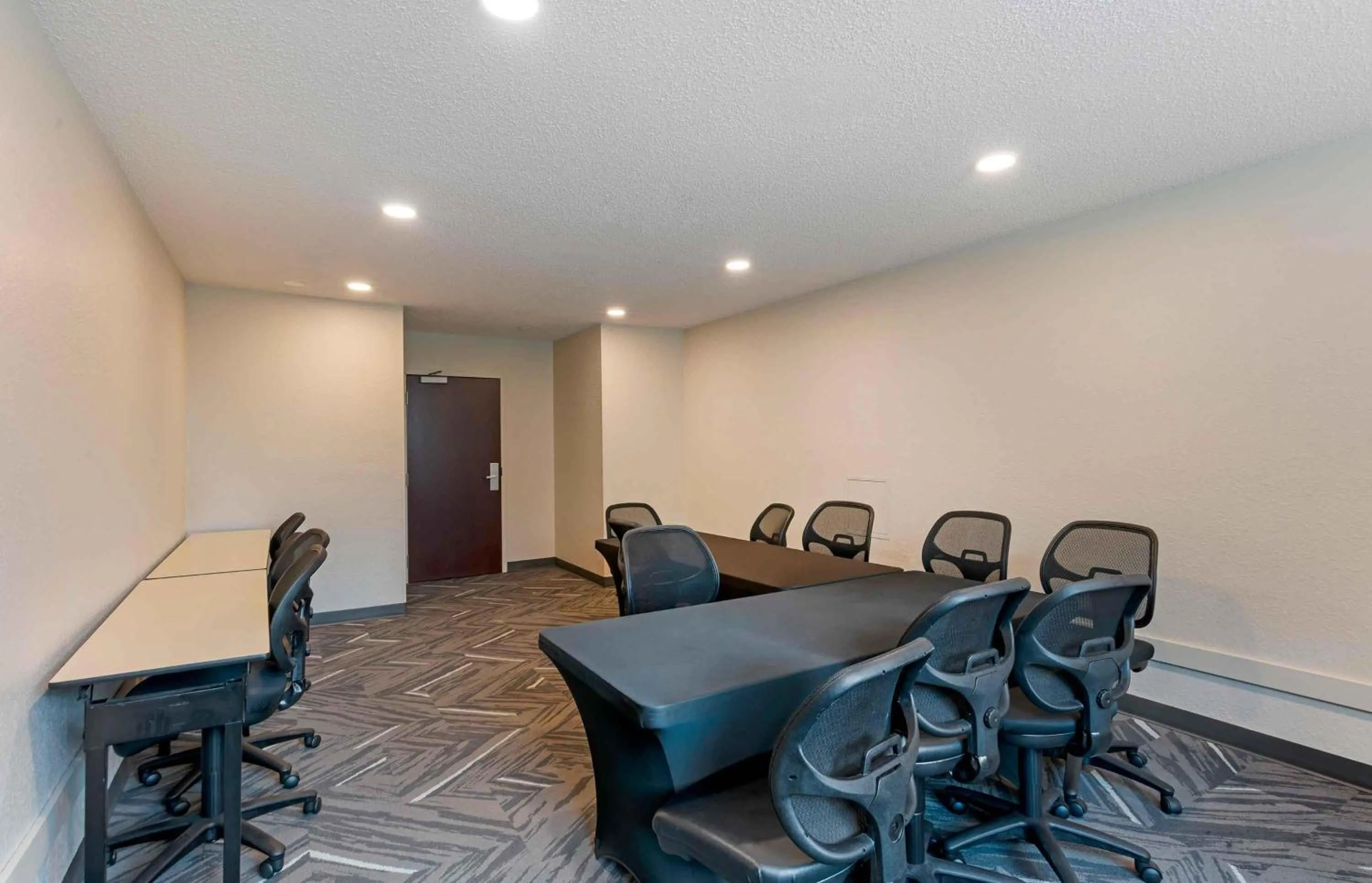 Meeting/conference room in Extended Stay America Select Suites - Dallas - Richardson