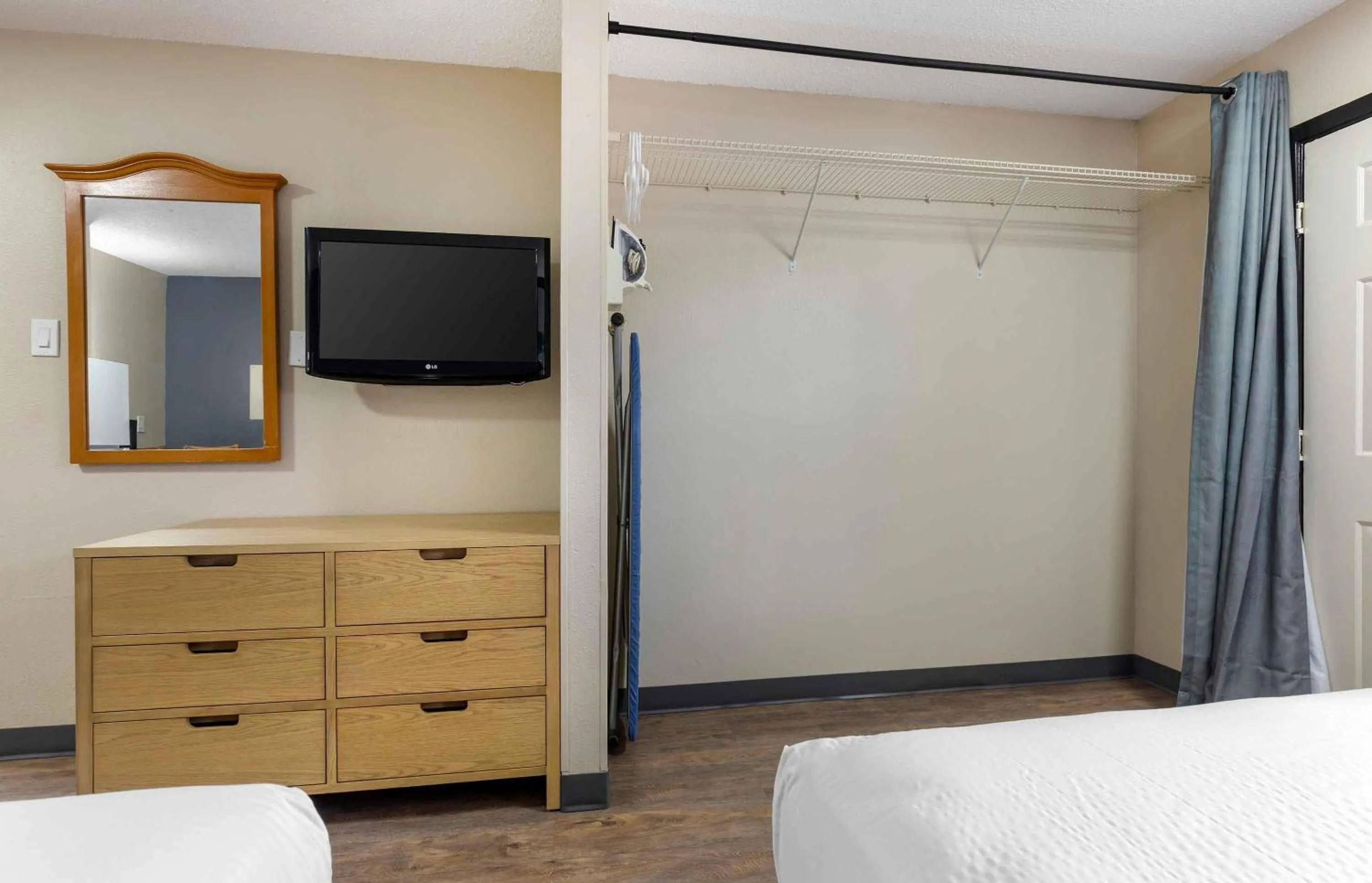 Bedroom, Bed in Extended Stay America Suites - Arlington