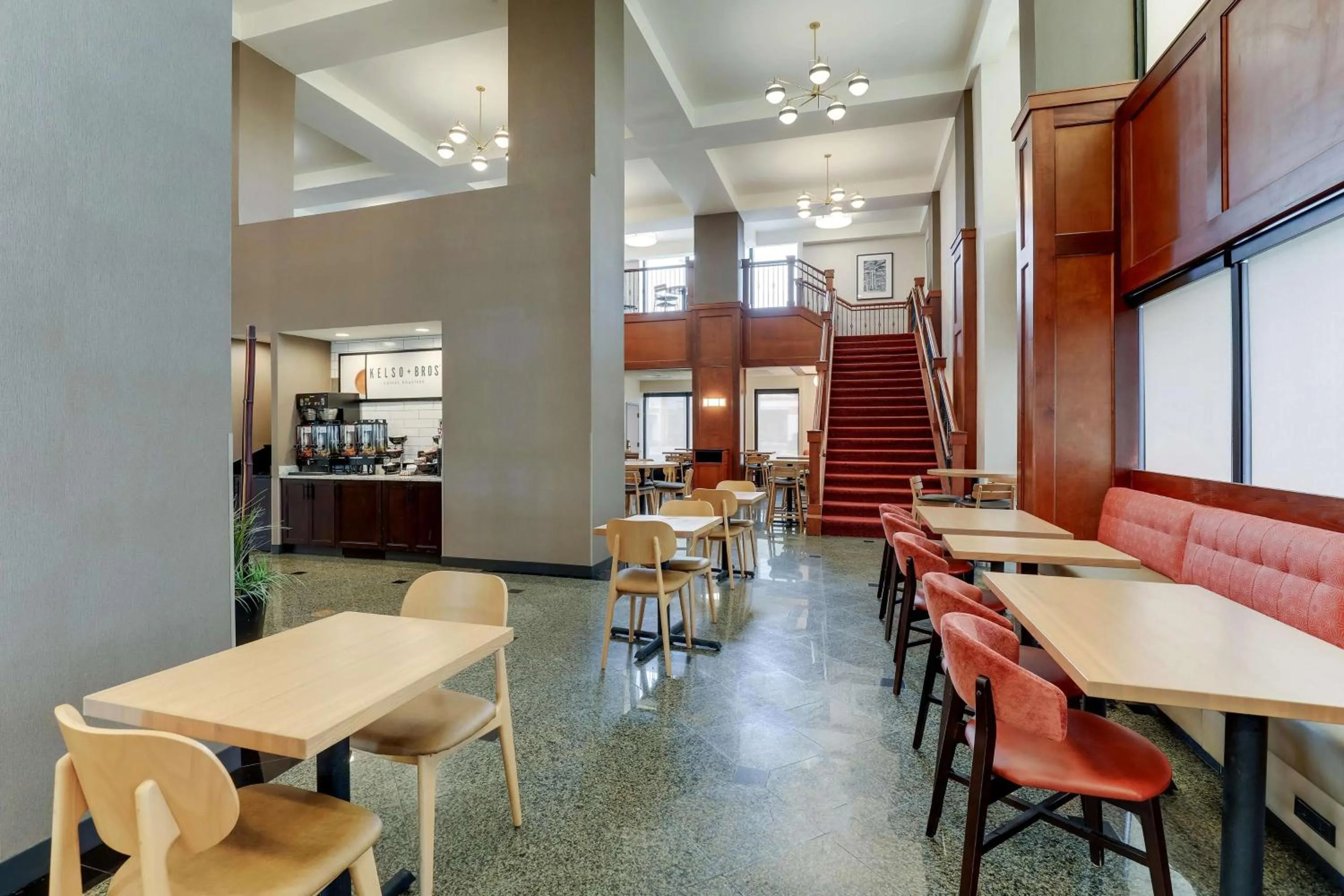 Breakfast in Drury Inn & Suites Birmingham Lakeshore Drive