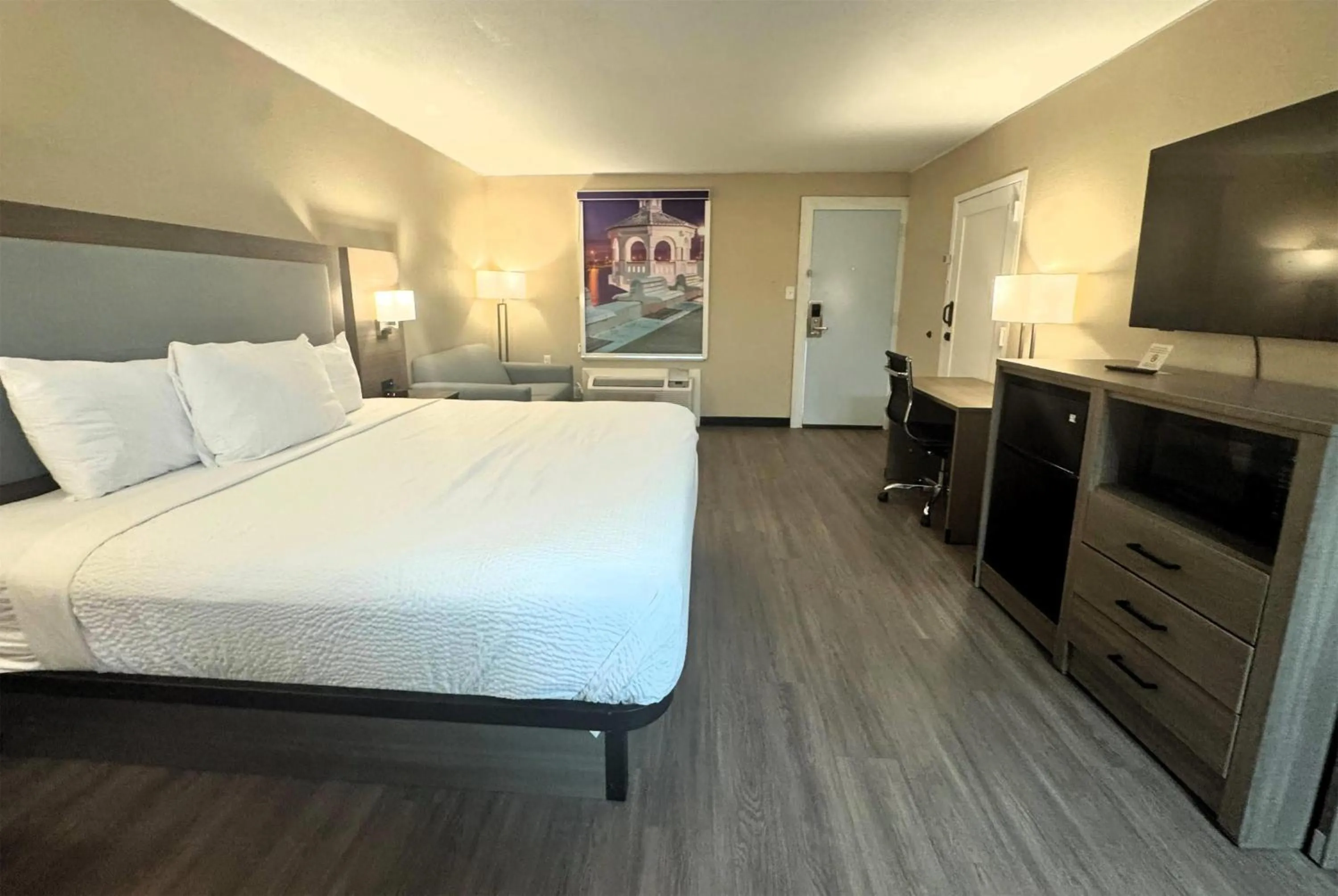 Photo of the whole room, Bed in Baymont by Wyndham Corpus Christi Airport