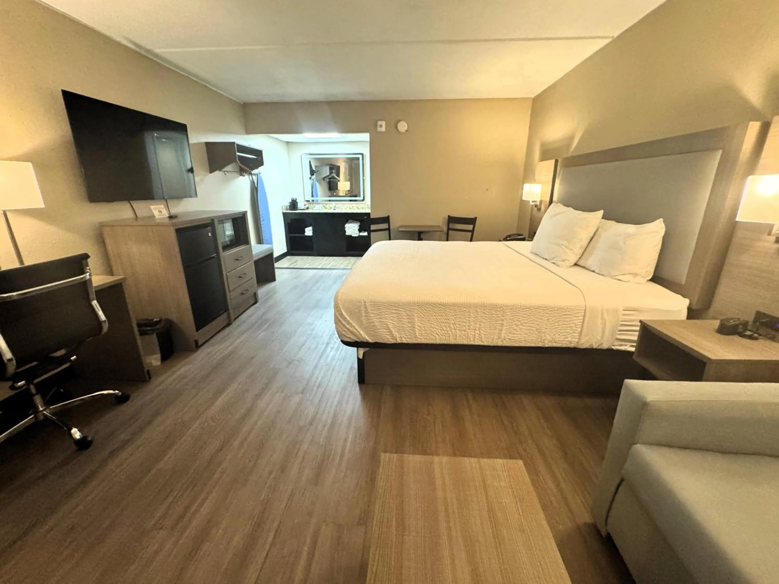 Photo of the whole room, Bed in Baymont by Wyndham Corpus Christi Airport