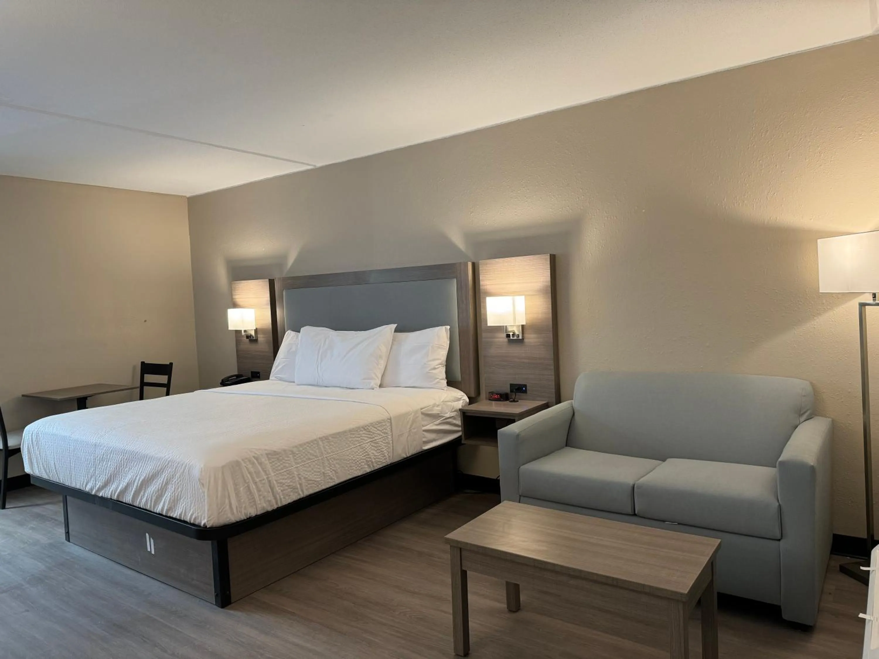 Photo of the whole room, Bed in Baymont by Wyndham Corpus Christi Airport