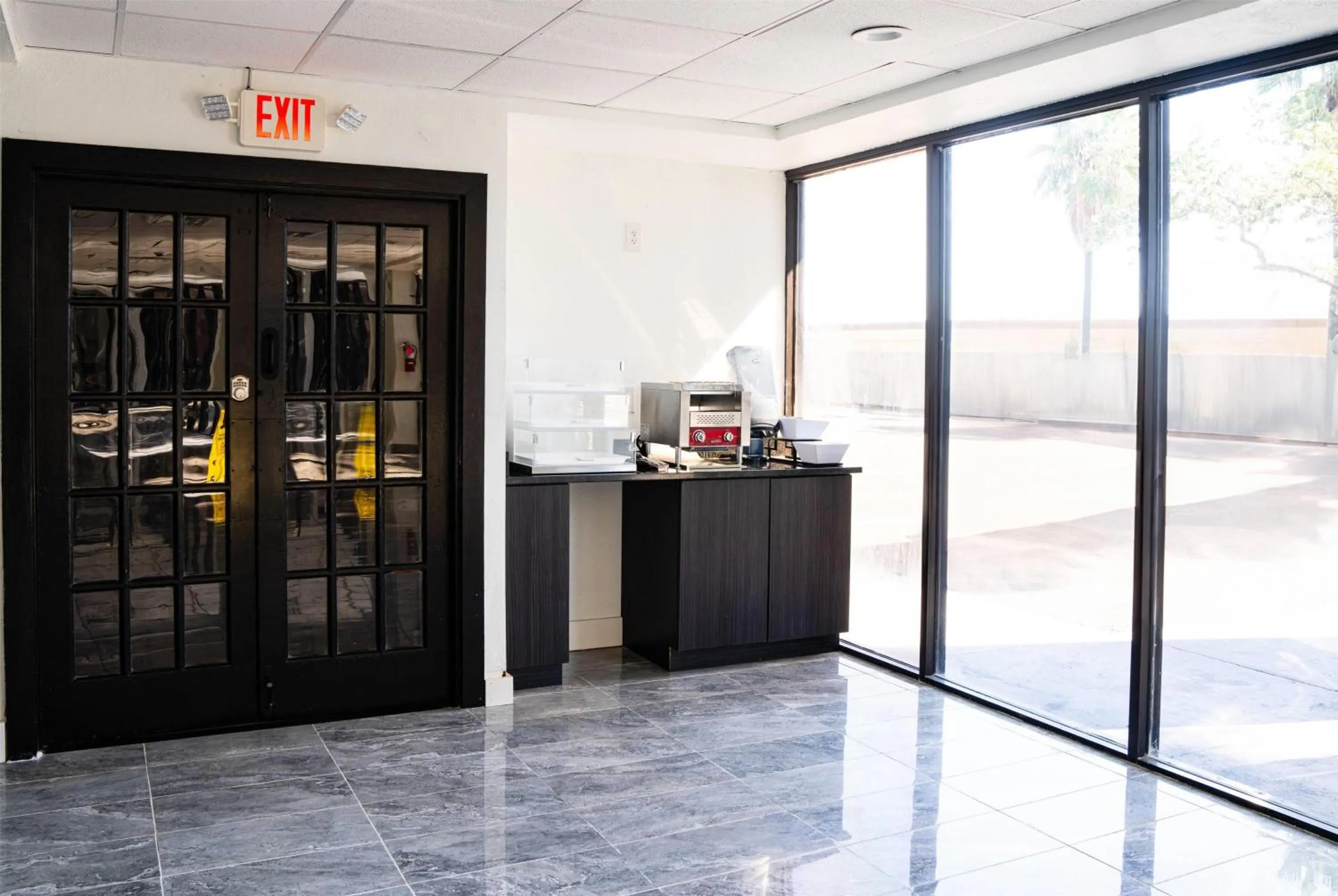 Restaurant/places to eat in Baymont by Wyndham Corpus Christi Airport