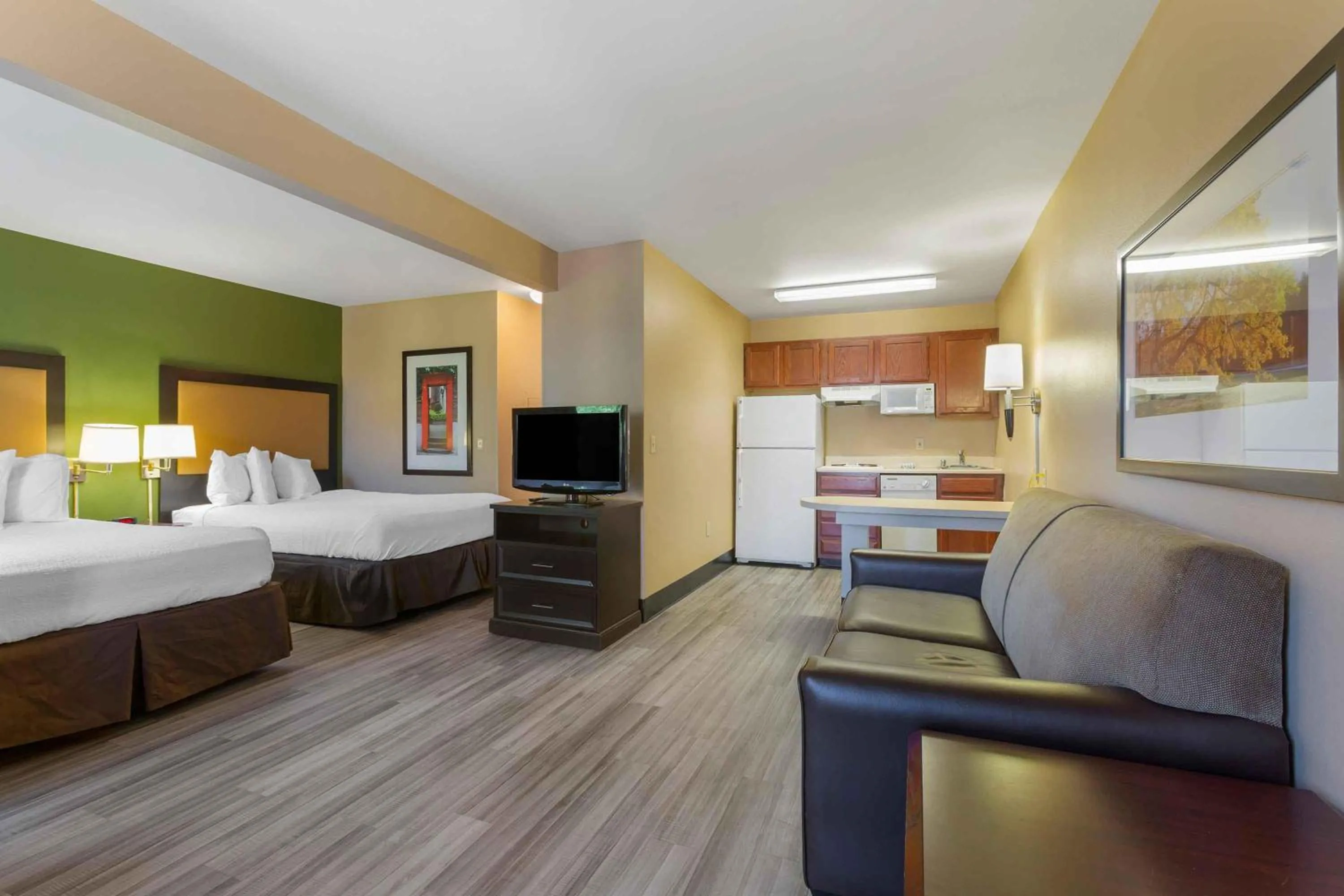 Bedroom, Bed in Extended Stay America Select Suites - Phoenix - Airport - E Oak St