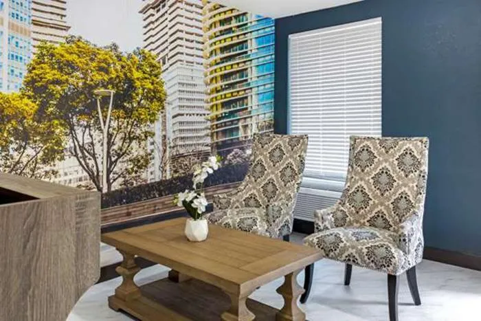 Lobby or reception in Suburban Studios Raleigh - Crabtree Valley