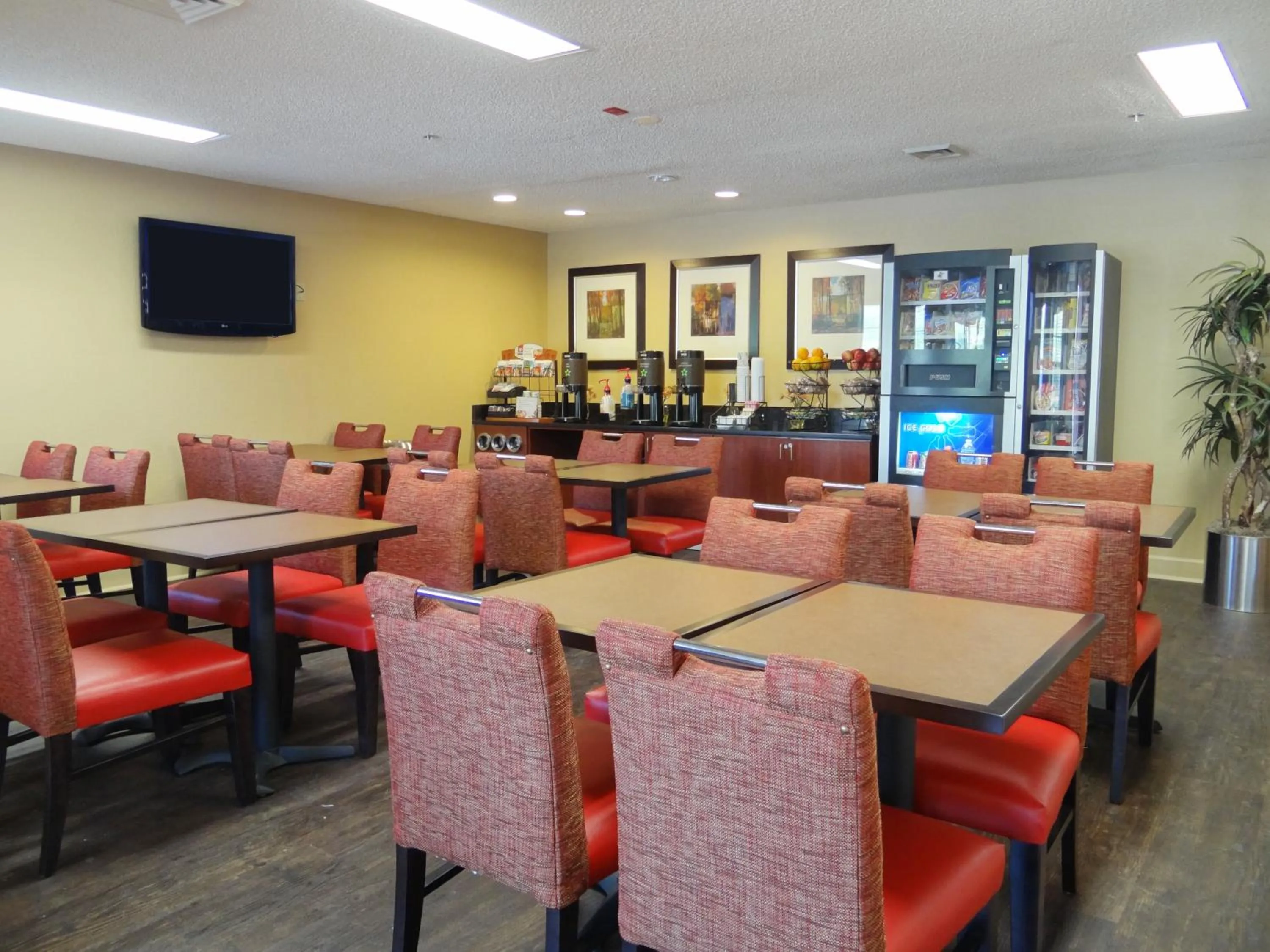 Restaurant/places to eat in Extended Stay America Suites - Raleigh - RTP - 4919 Miami Blvd