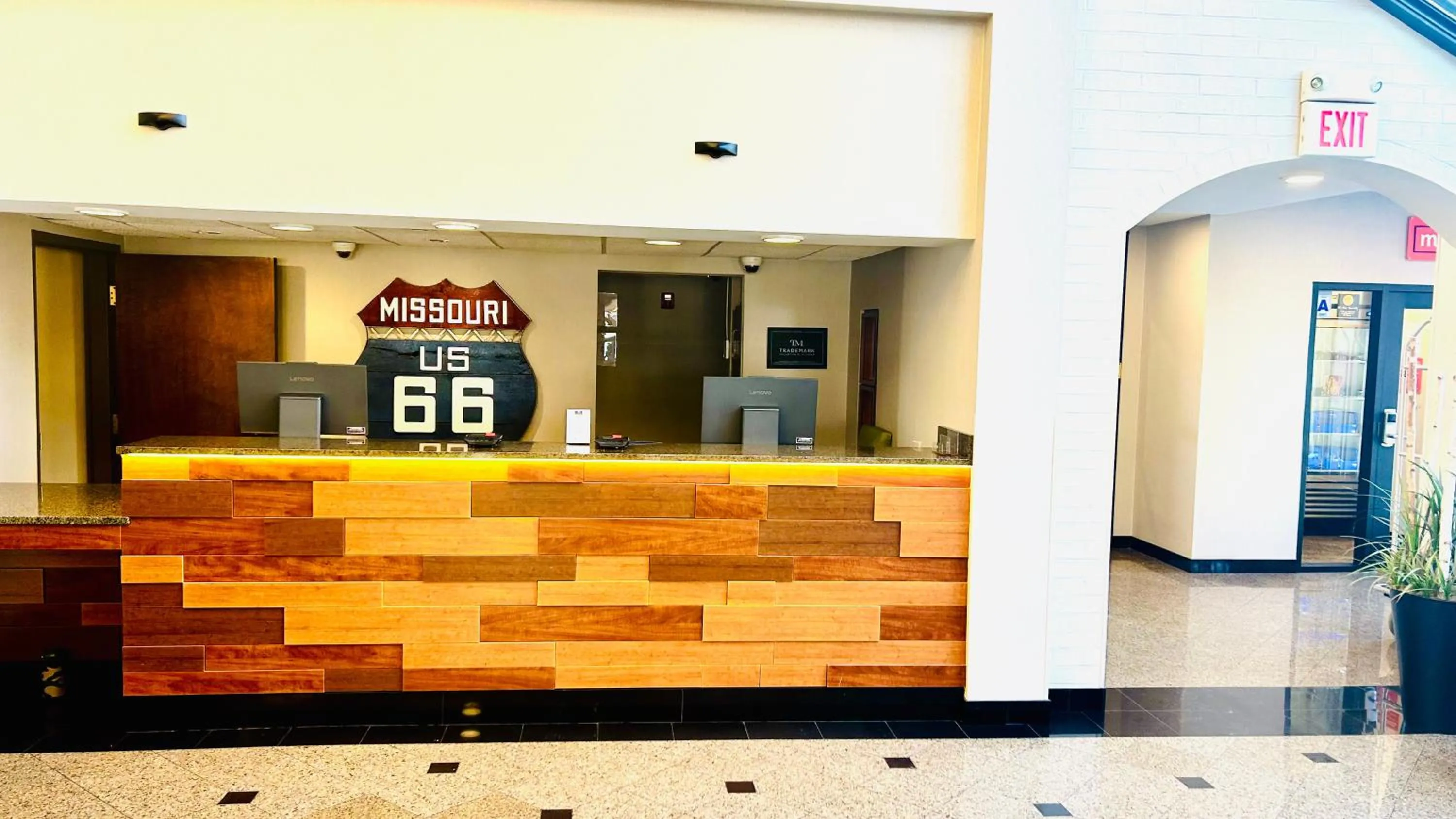 Lobby or reception in Heritage Inn & Suites St Louis Fenton, Trademark by Wyndham