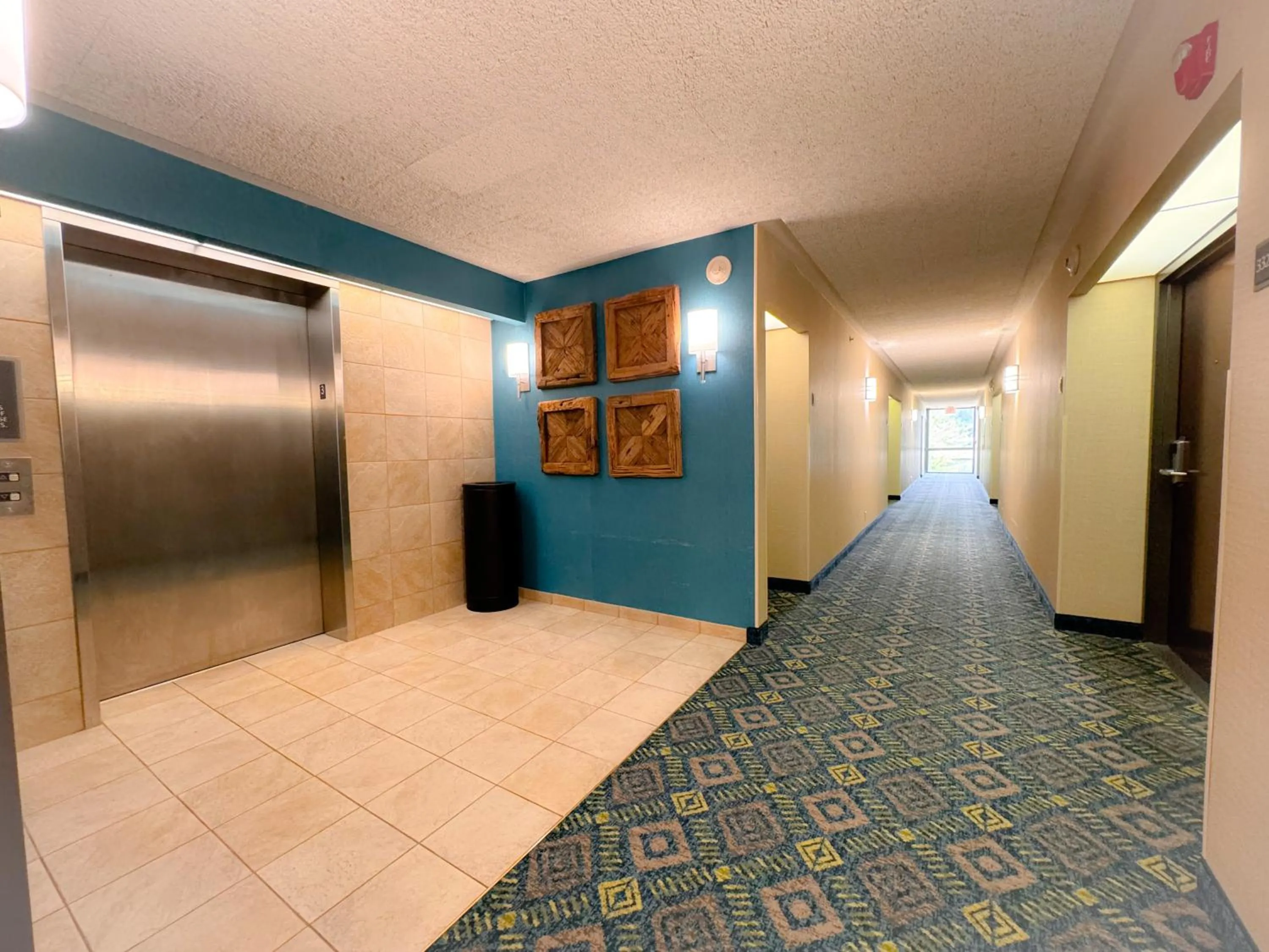 elevator in Heritage Inn & Suites St Louis Fenton, Trademark by Wyndham