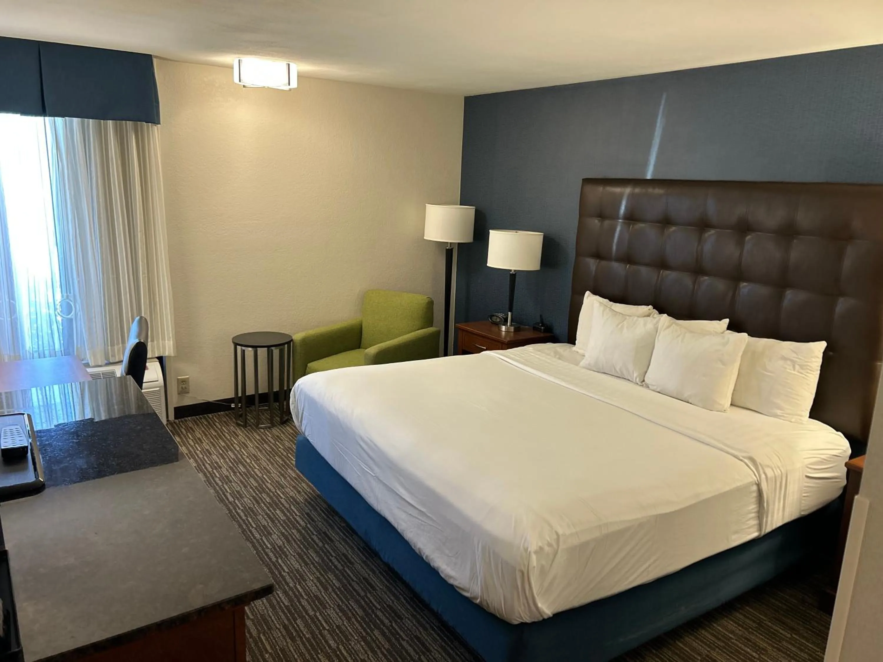 Bedroom, Bed in Heritage Inn & Suites St Louis Fenton, Trademark by Wyndham