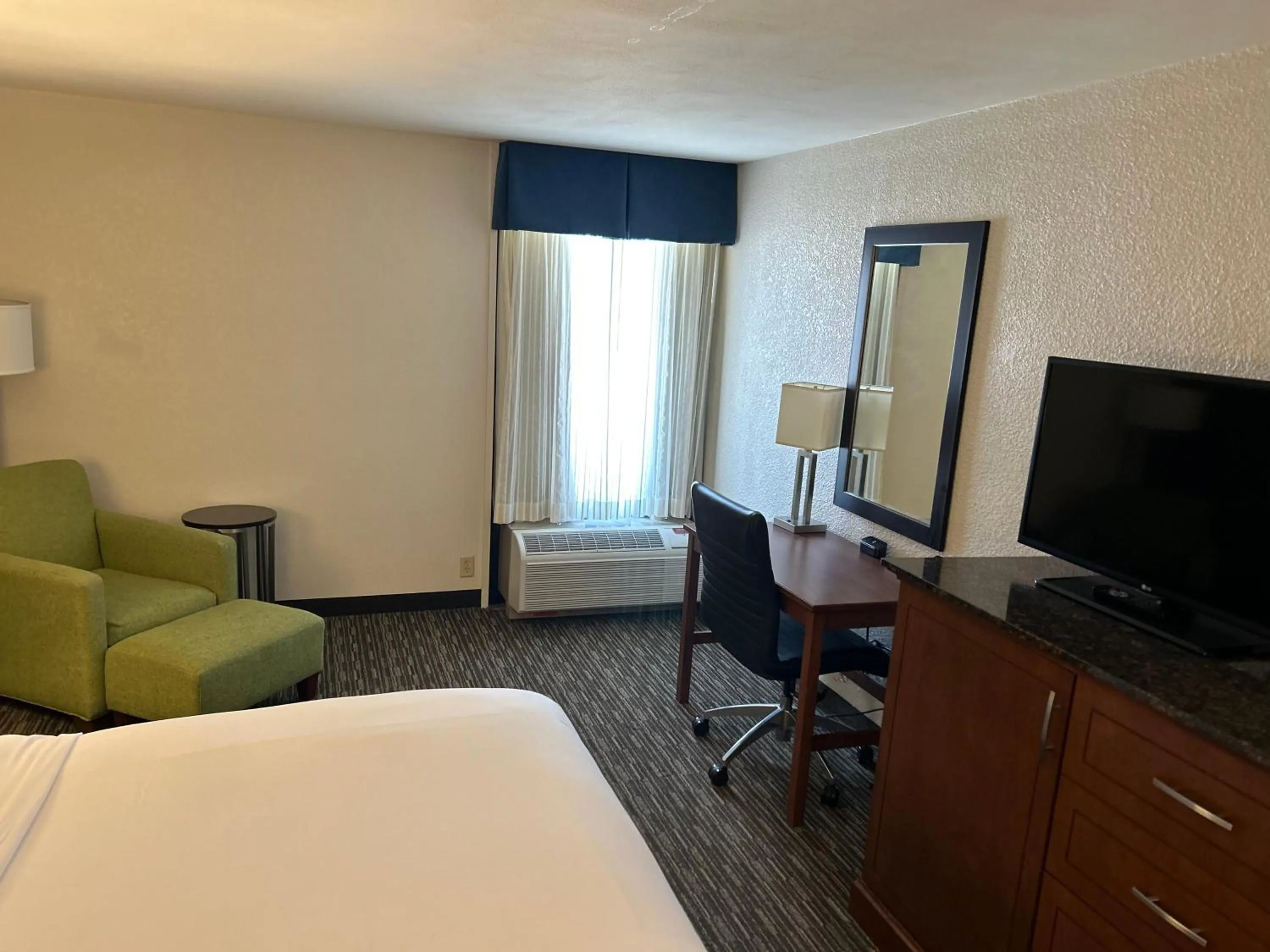 Bedroom, Bed in Heritage Inn & Suites St Louis Fenton, Trademark by Wyndham