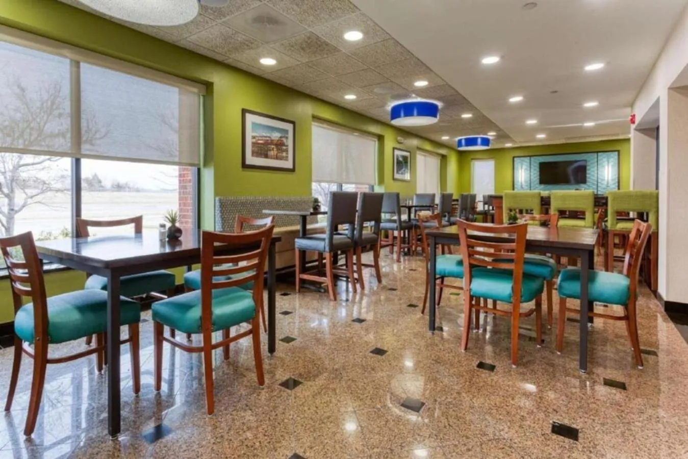Seating area in Heritage Inn & Suites St Louis Fenton, Trademark by Wyndham
