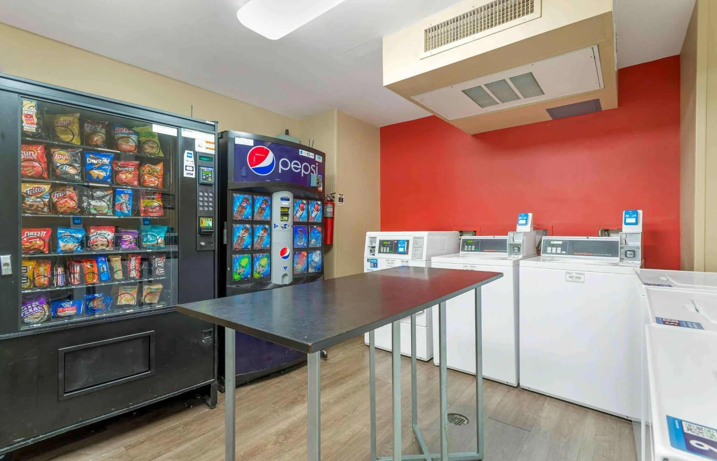 Property building in Extended Stay America Suites - Hanover - Parsippany