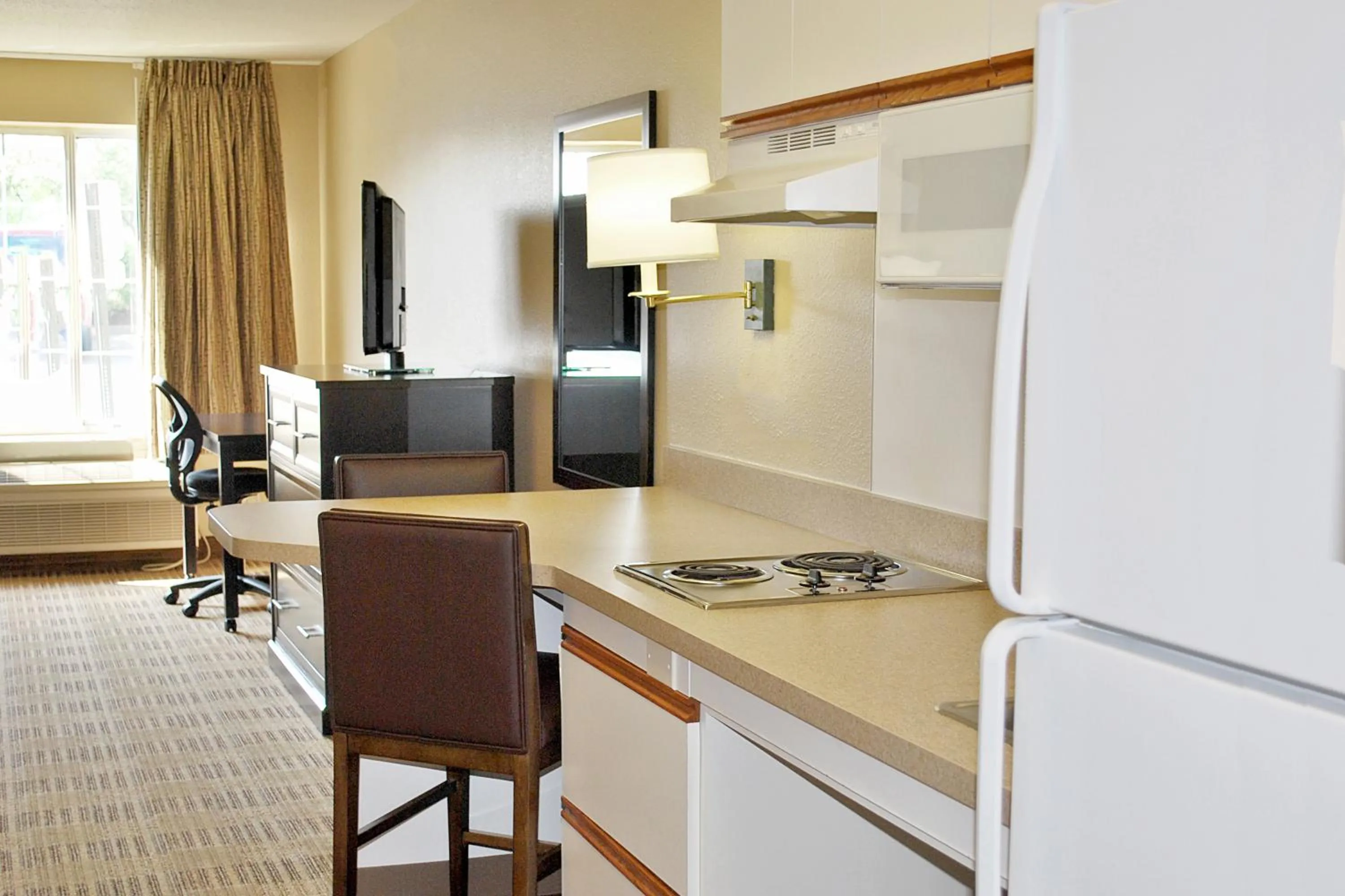 Kitchen or kitchenette in Extended Stay America Suites - Los Angeles - Torrance - Del Amo Circle