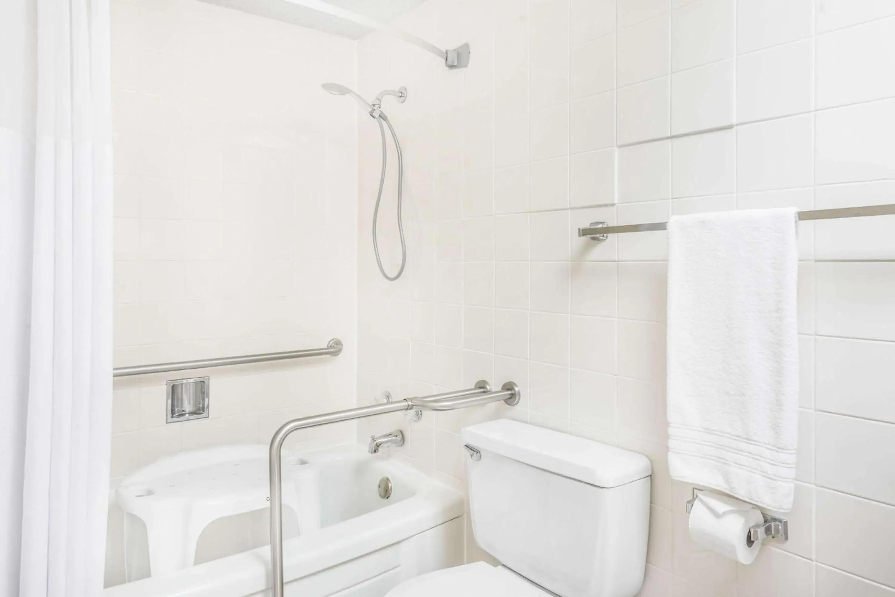 Queen Room with Bath Tub - Mobility Accessible/Non-Smoking in Days Inn by Wyndham St Clairsville Queen Room with Bath Tub - Mobility Accessible/Non-Smoking in Days Inn by Wyndham St Clairsville