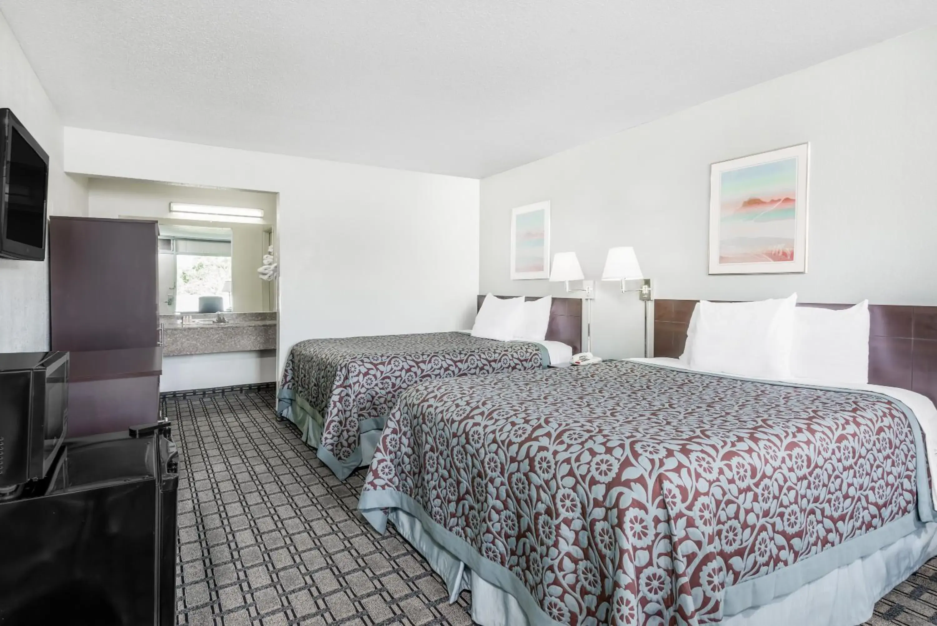 Double Room with Two Double Beds - Non-Smoking in Days Inn by Wyndham St Clairsville Double Room with Two Double Beds - Non-Smoking in Days Inn by Wyndham St Clairsville