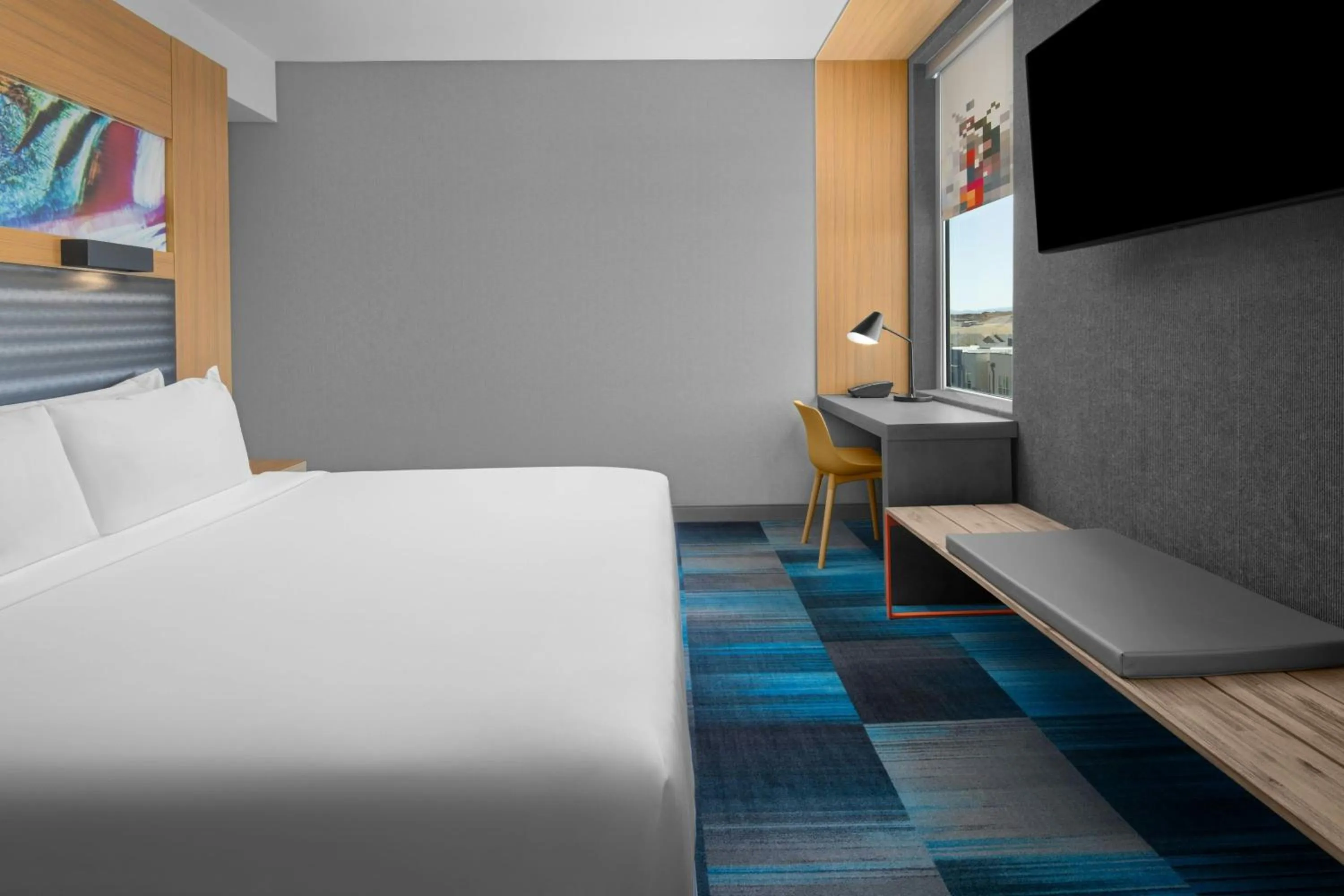 Photo of the whole room, Bed in Aloft Broomfield Denver