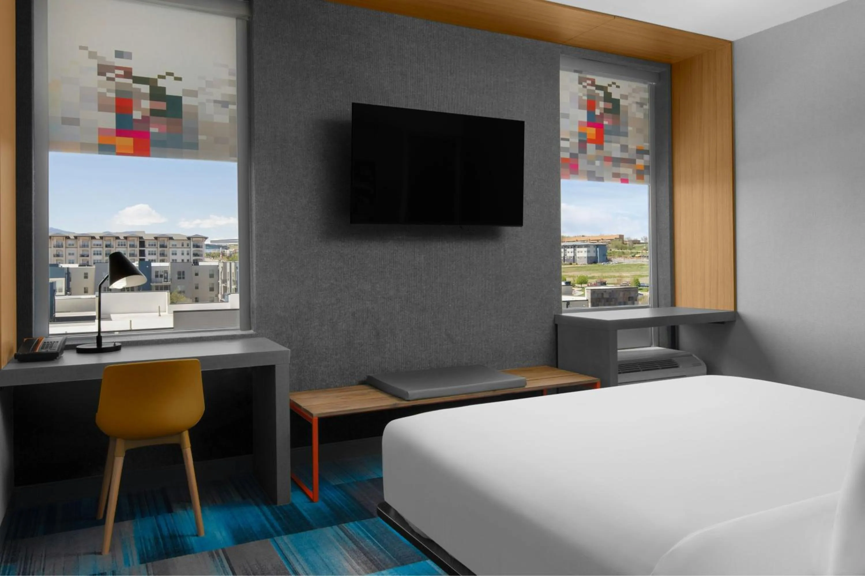 Photo of the whole room, Bed in Aloft Broomfield Denver