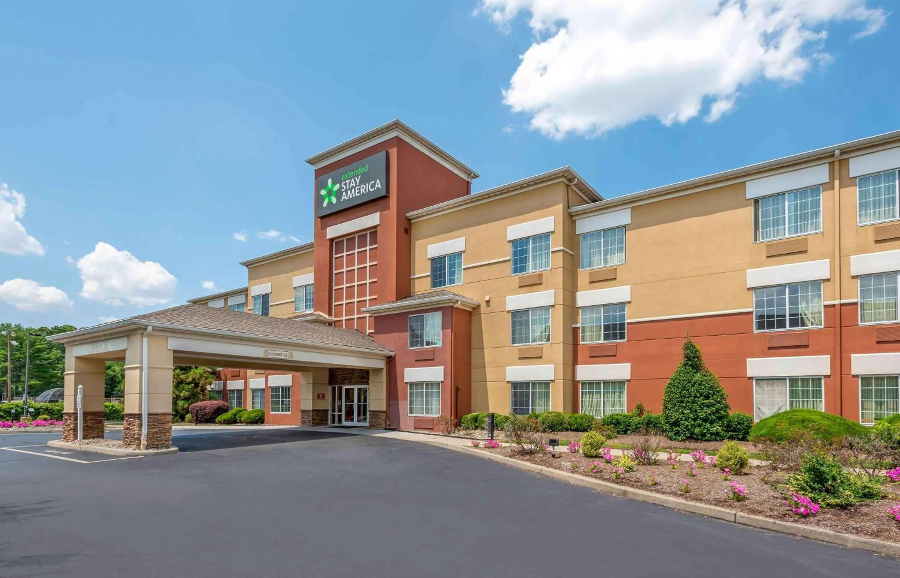 Property building in Extended Stay America Suites - Newark - Woodbridge