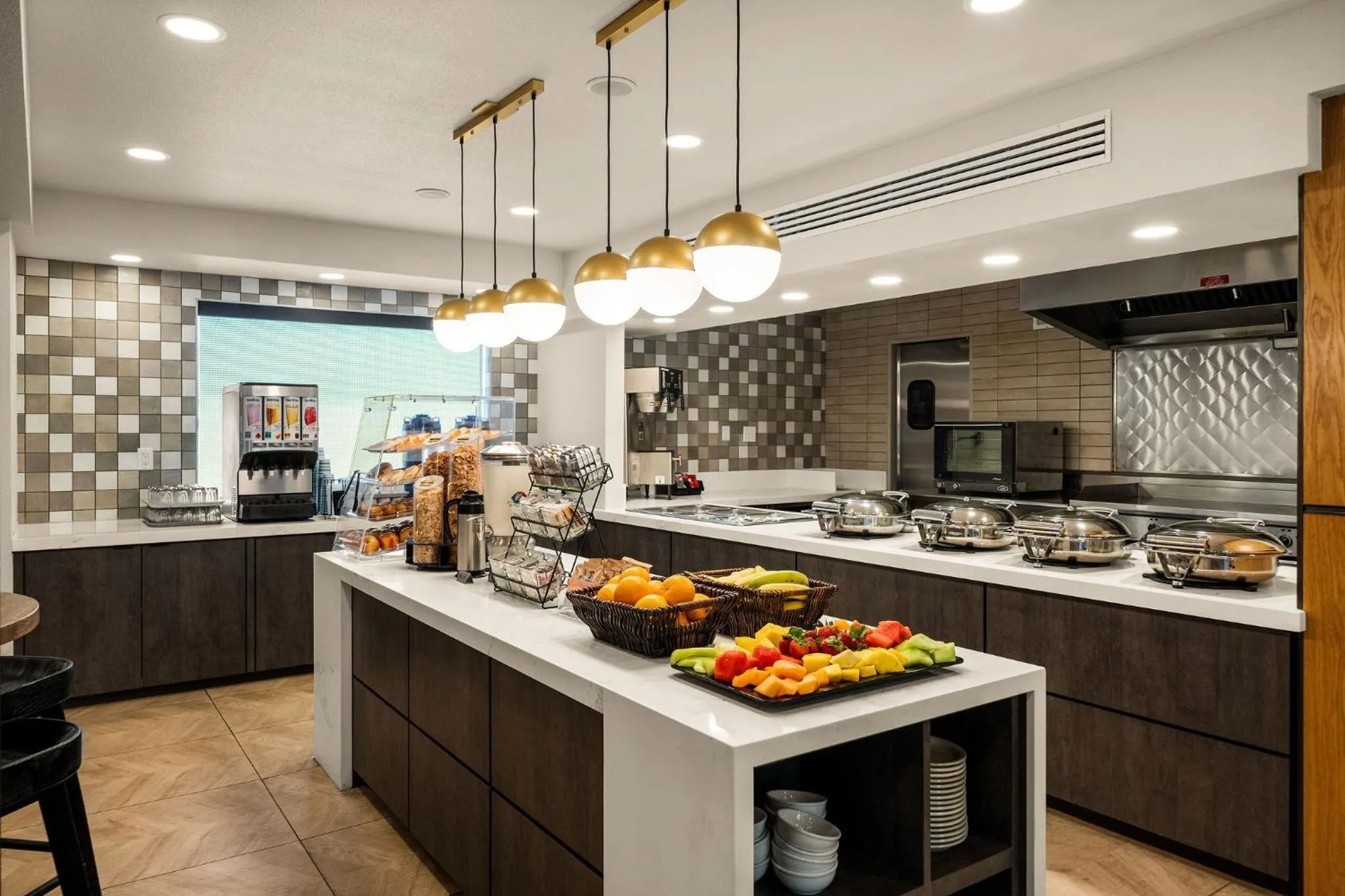 Breakfast in Oxford Suites Redding