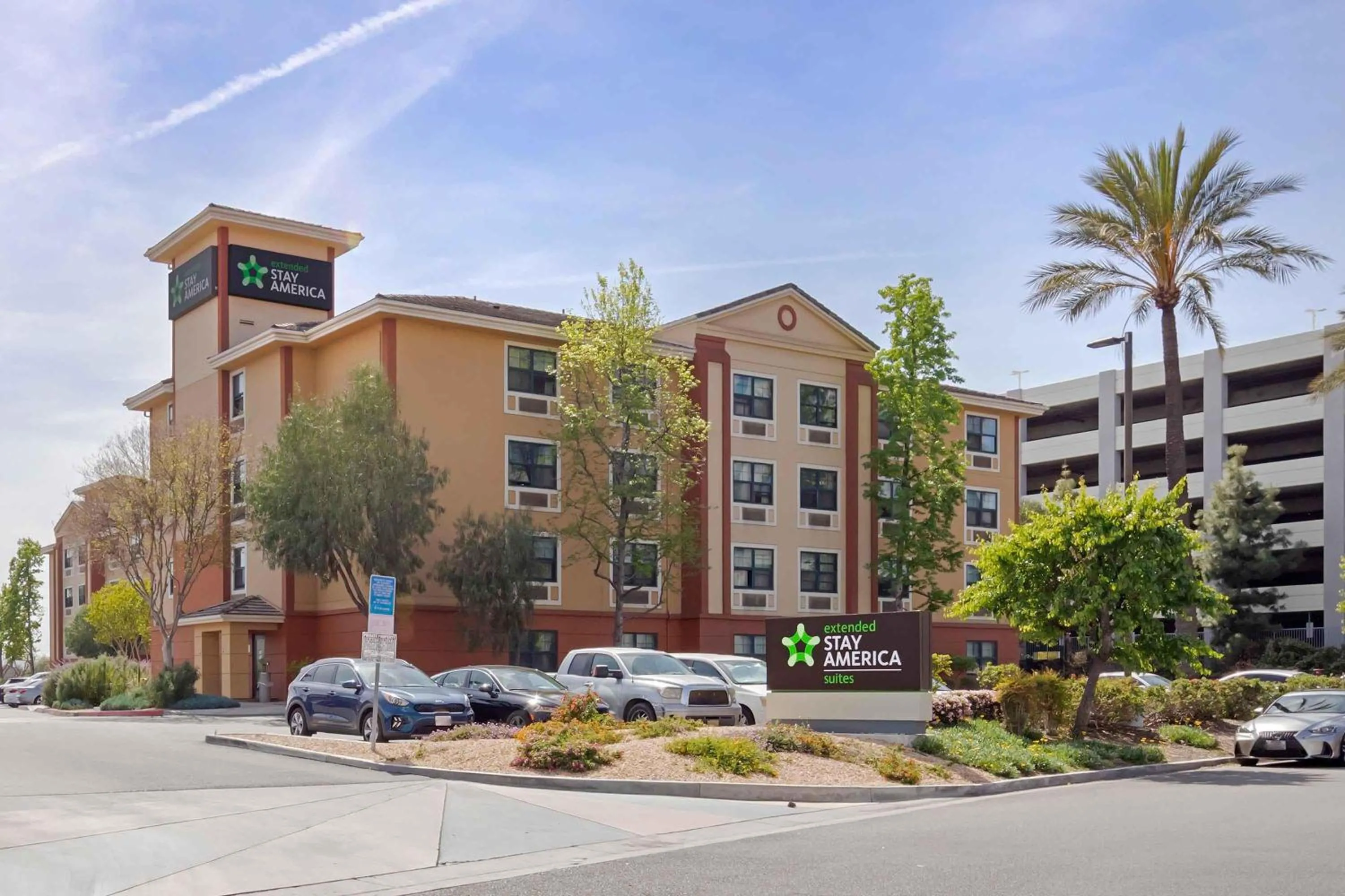 Property building in Extended Stay America Suites - Los Angeles - Burbank Airport