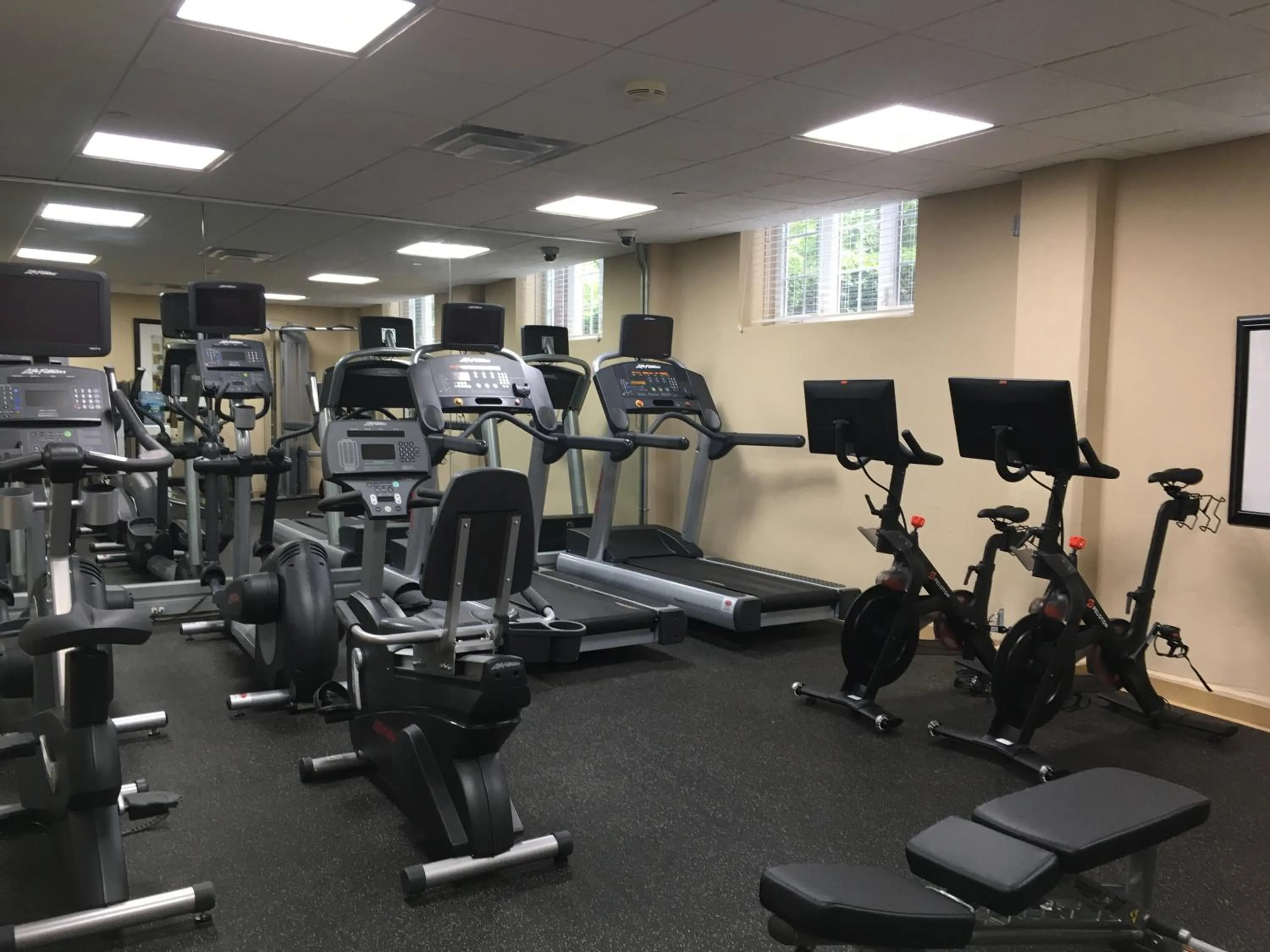 Fitness centre/facilities in Montauk Manor