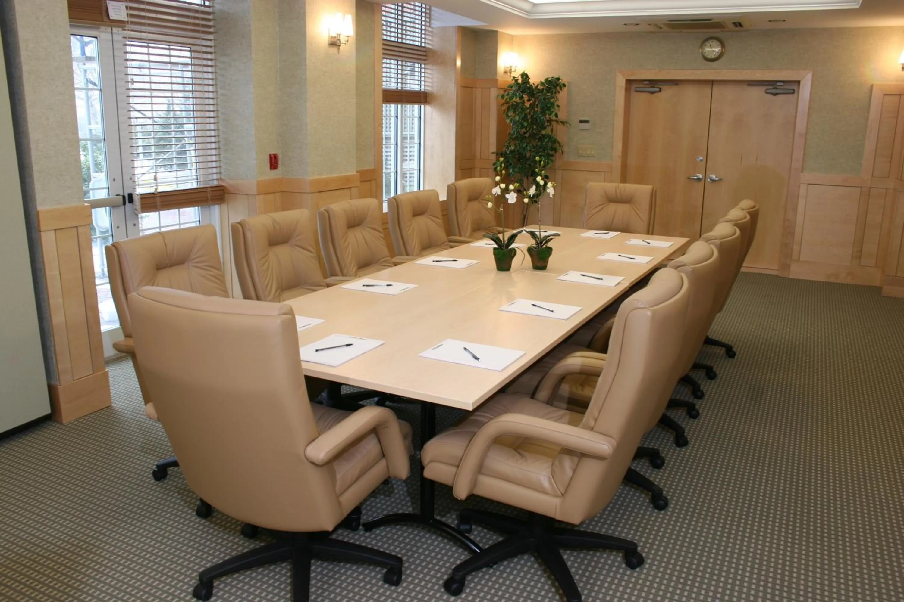 Business facilities in Montauk Manor