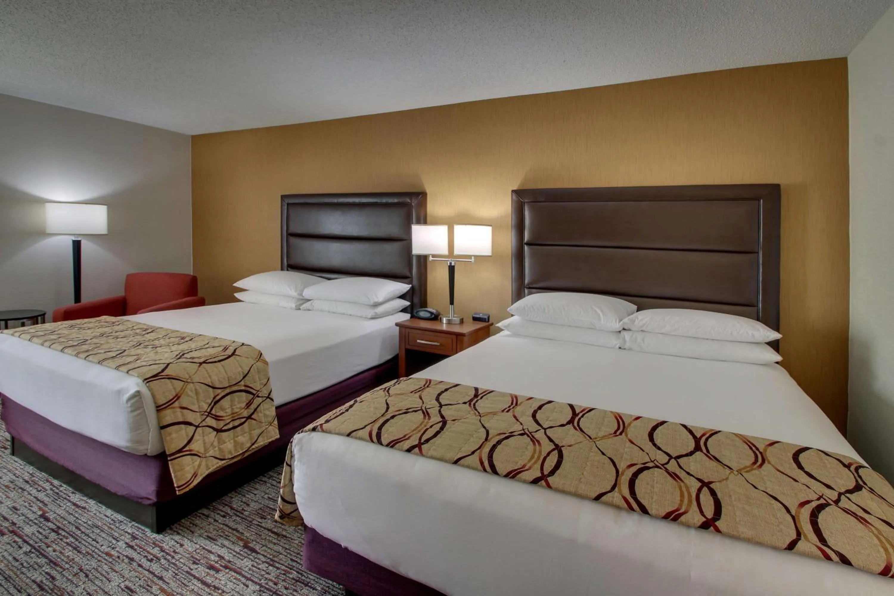 Photo of the whole room, Bed in Drury Inn & Suites Bowling Green