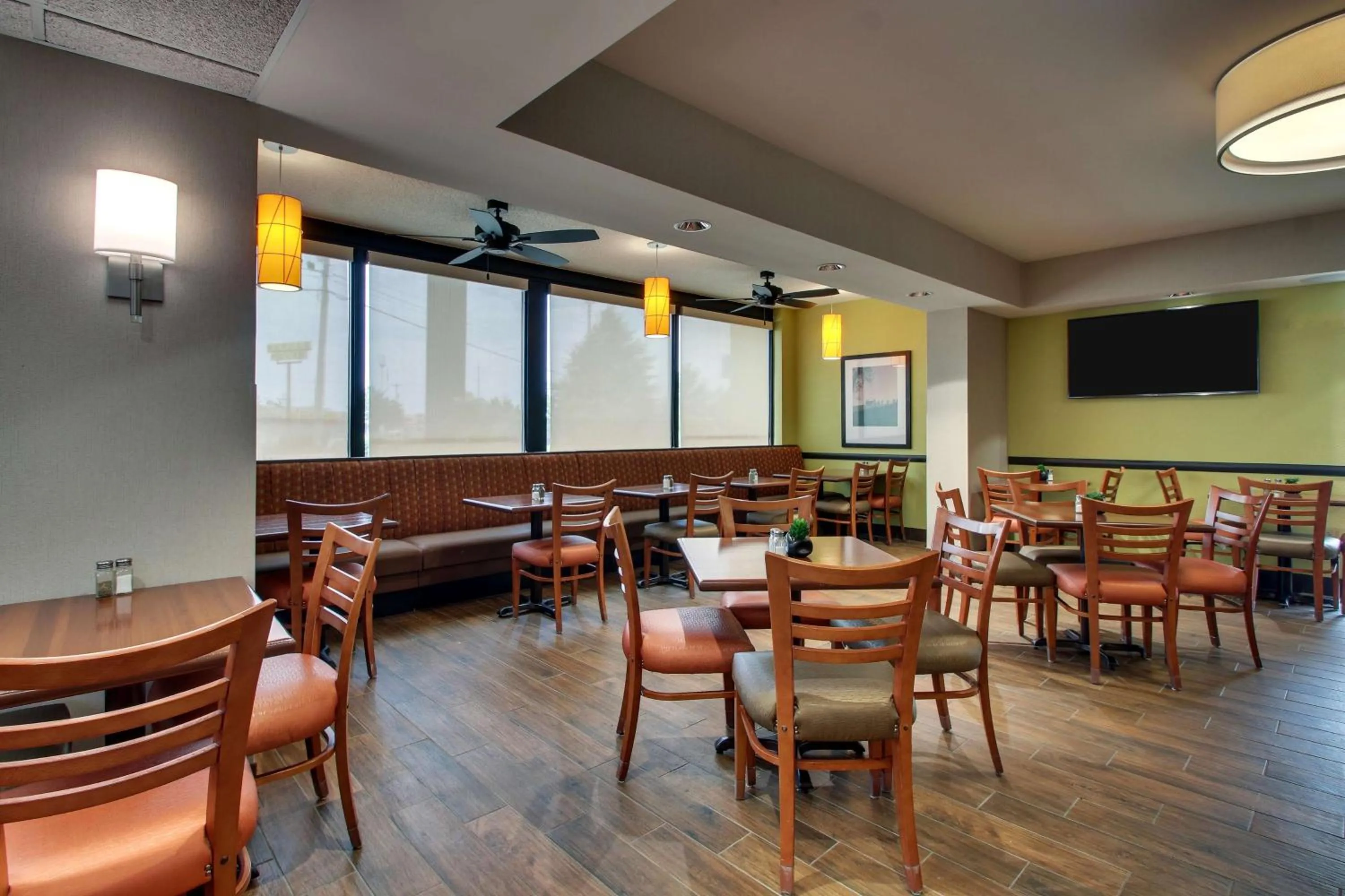 Restaurant/places to eat in Drury Inn & Suites Bowling Green
