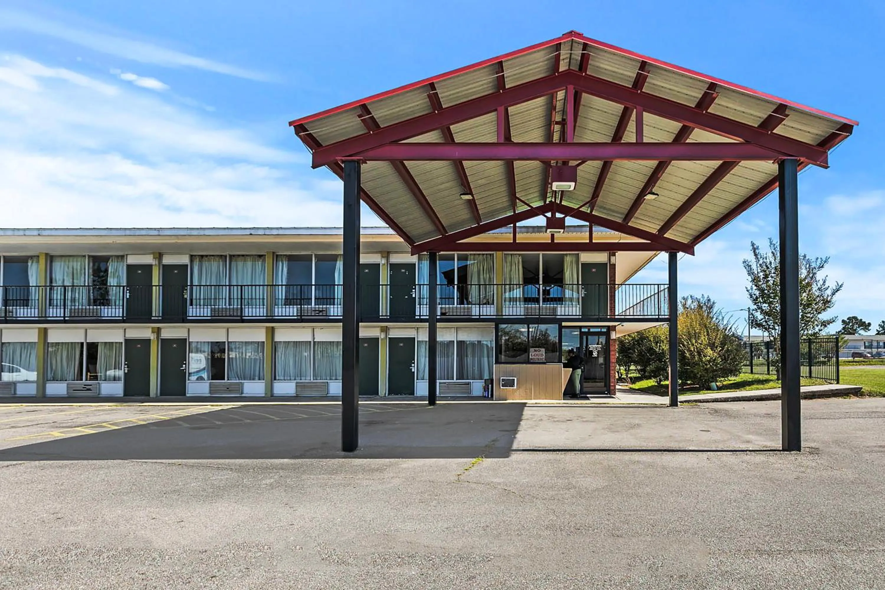 Property building in Hotel O Star Motel Hattiesburg HWY 49