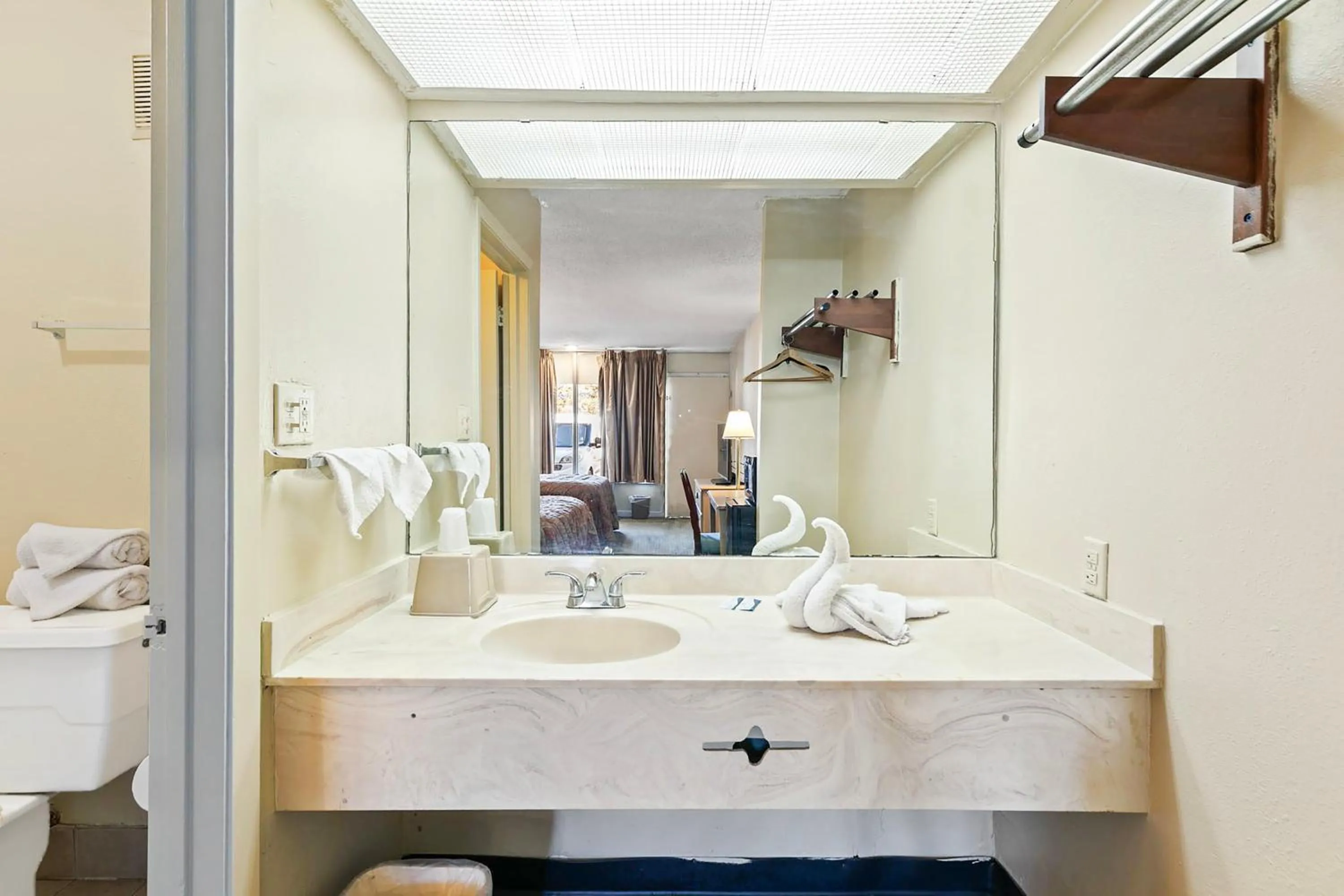 Bathroom in Hotel O Star Motel Hattiesburg HWY 49